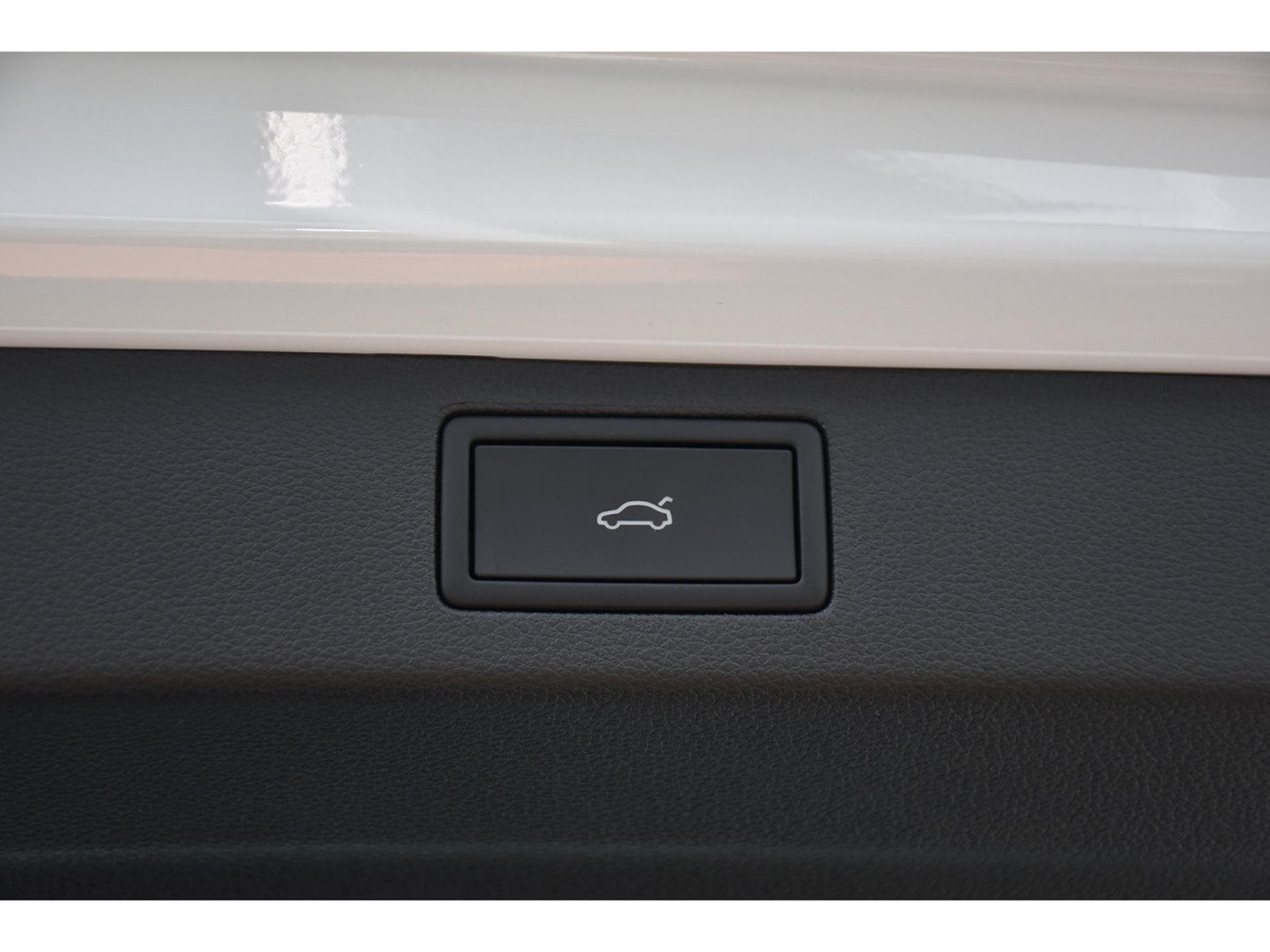 Skoda Kamiq 1.5 TSI Monte Carlo DSG PANO KESSY ATT REMORQUE NEUF (2026) - Photo 21