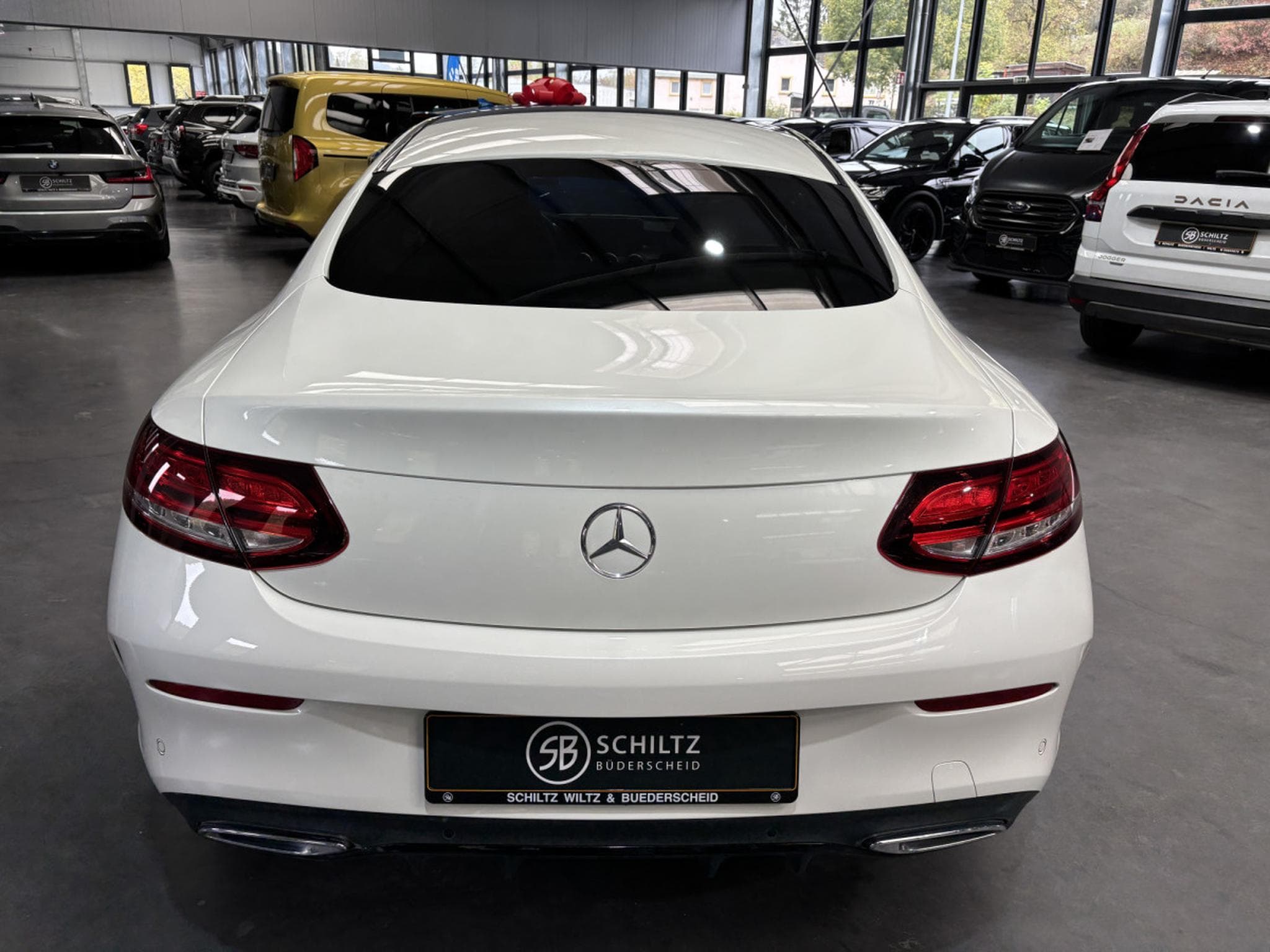 Mercedes C 220 Coupé AMG LINE 4MATIC (2019) - Photo 4