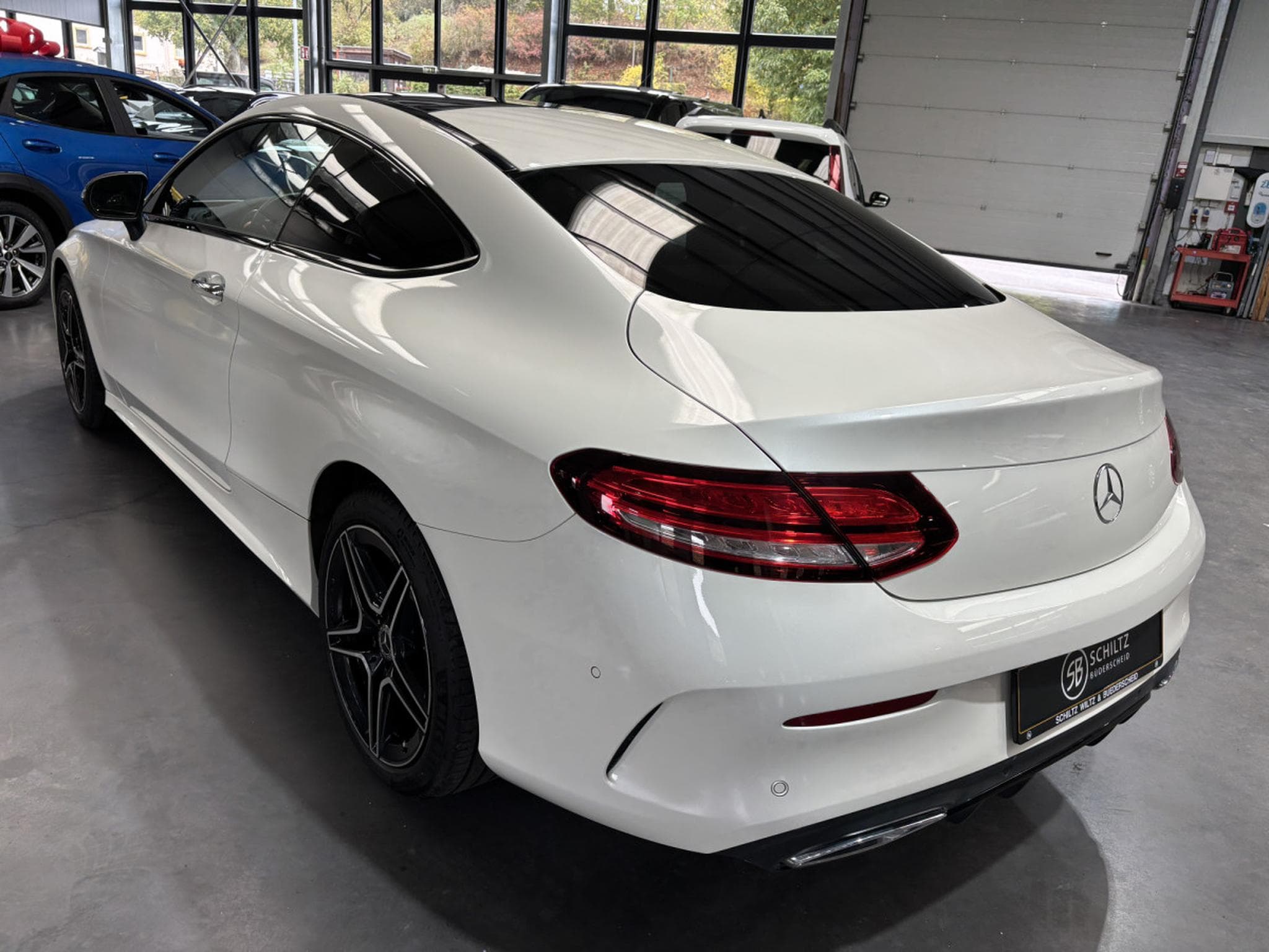 Mercedes C 220 Coupé AMG LINE 4MATIC (2019) - Photo 5