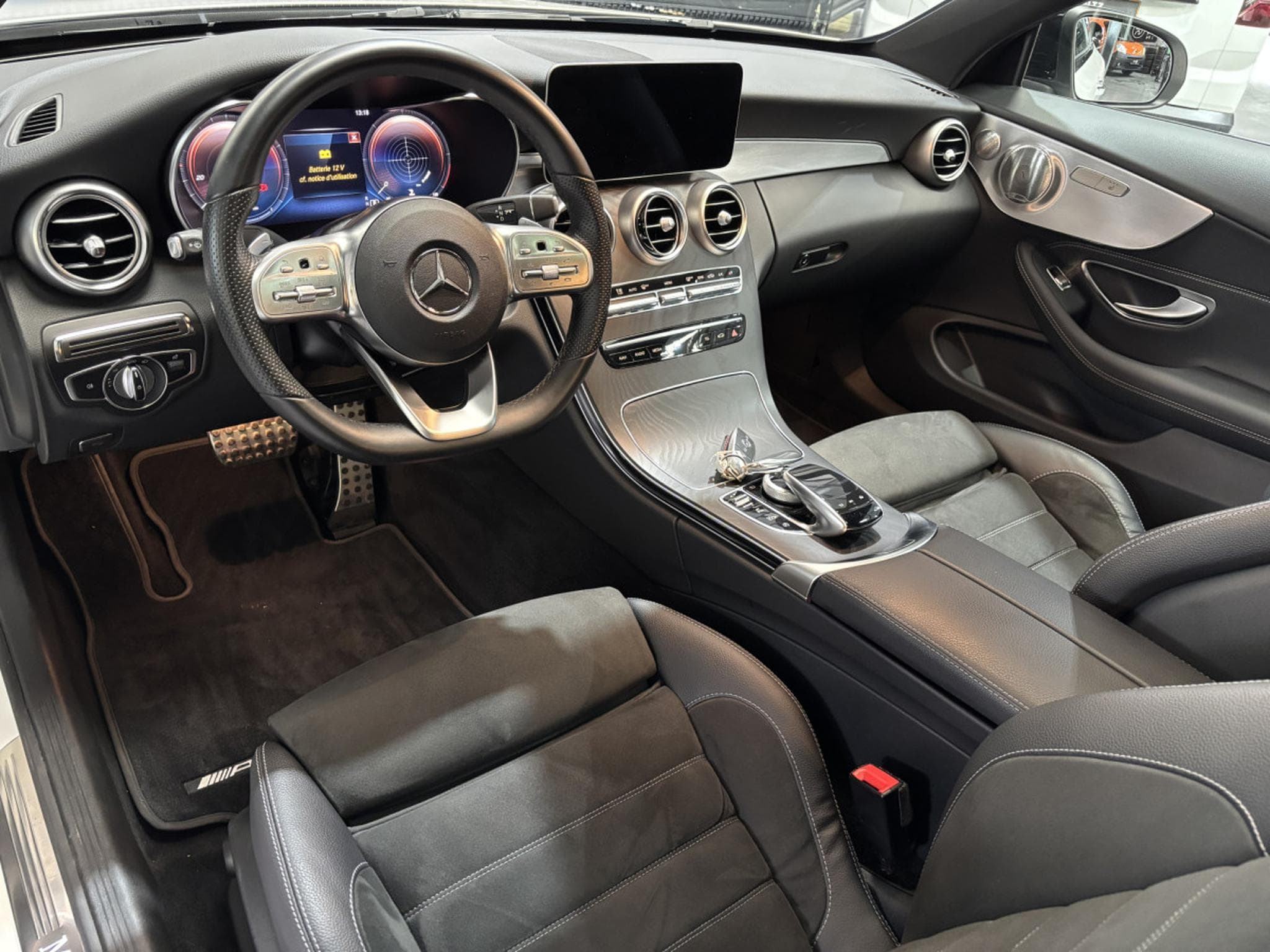 Mercedes C 220 Coupé AMG LINE 4MATIC (2019) - Photo 10