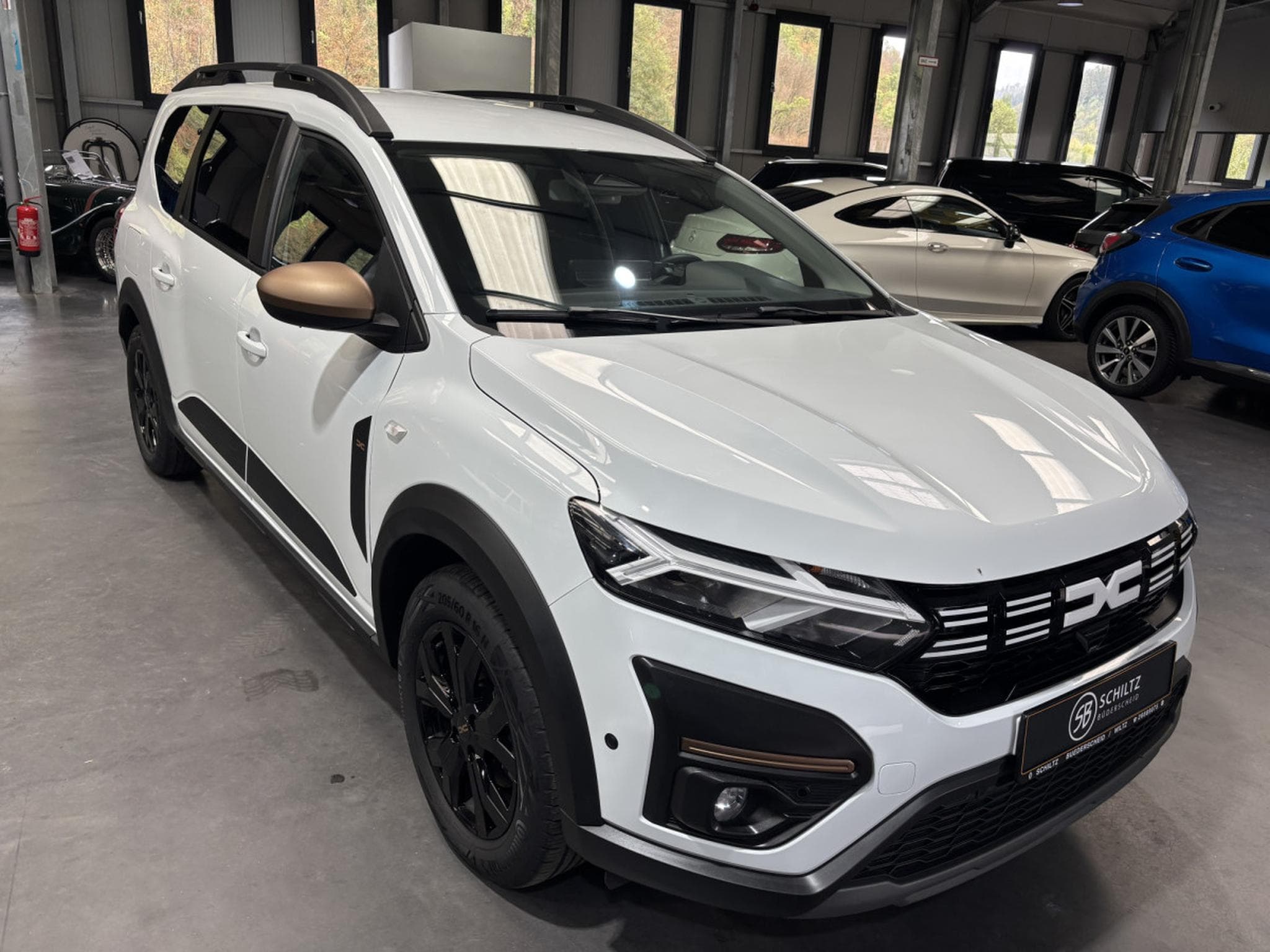 Dacia Jogger 1.6 FullHybrid 140  AT (2025) - Photo 1