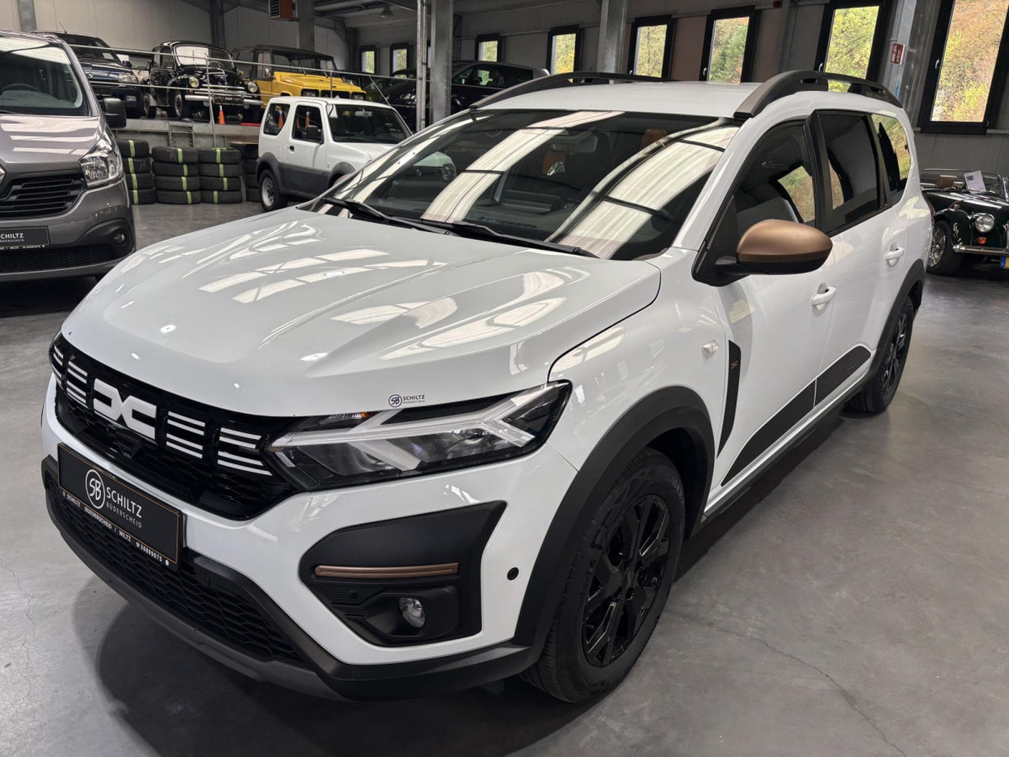 Dacia Jogger 1.6 FullHybrid 140  AT (2025) - Photo 6