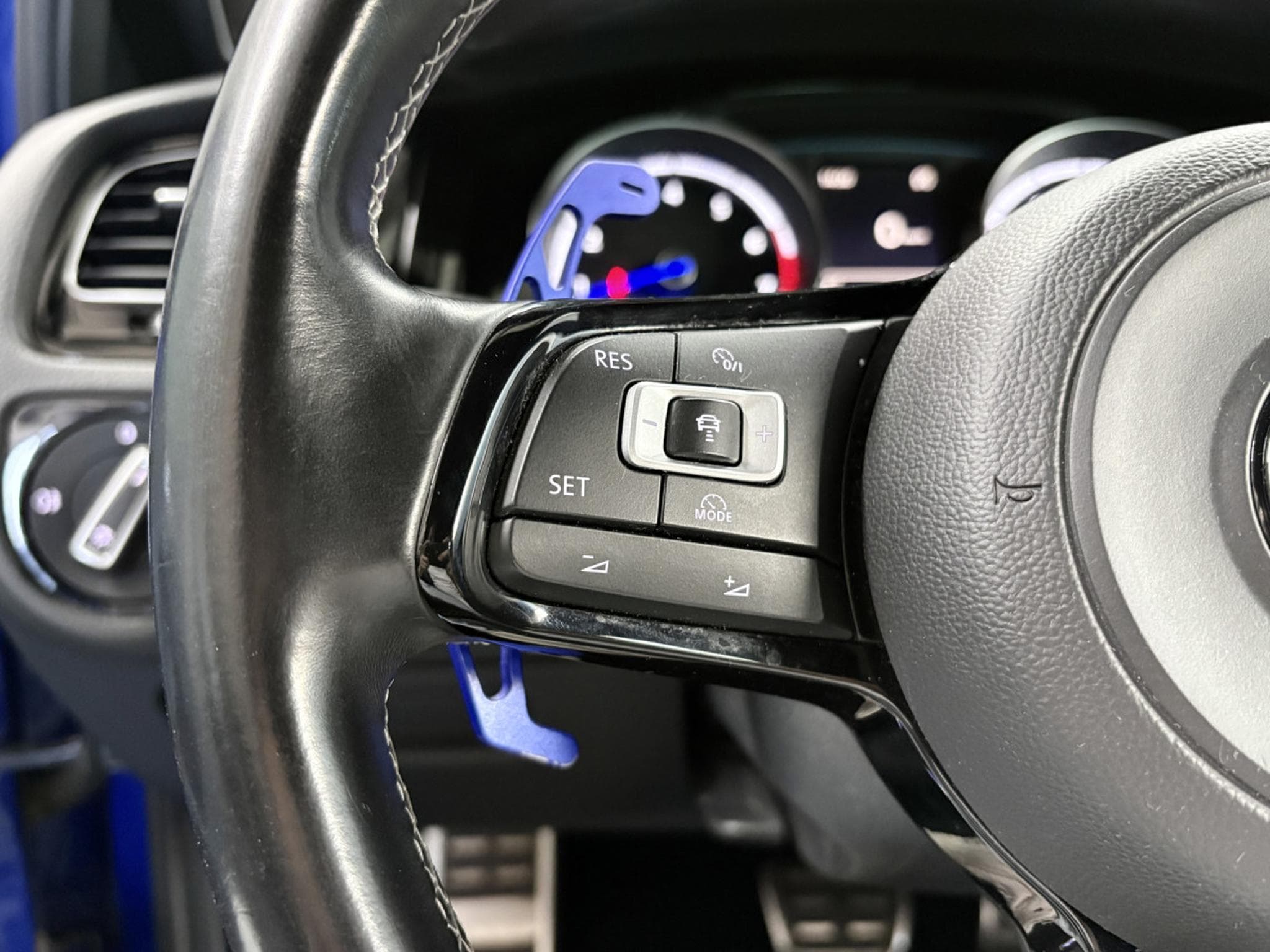 VW Golf R R VII 2.0 TSI 300CV 4MOTION *CAM* DYNAUDIO* ACC* (2016) - Photo 11