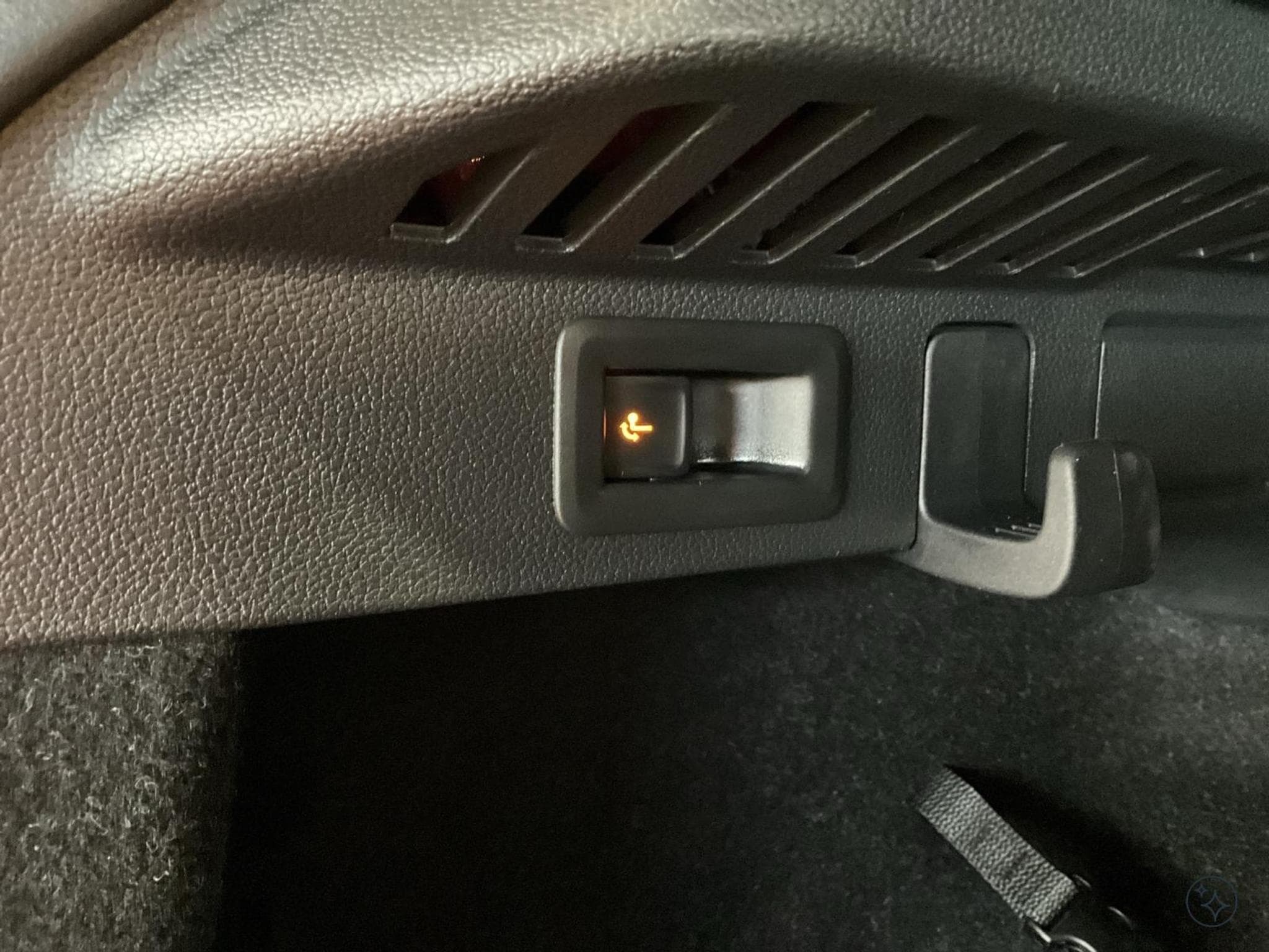 Skoda Kamiq Monte-Carlo+DSG+Park&Go+P.Drive+AHK+LED (2025) - Photo 20