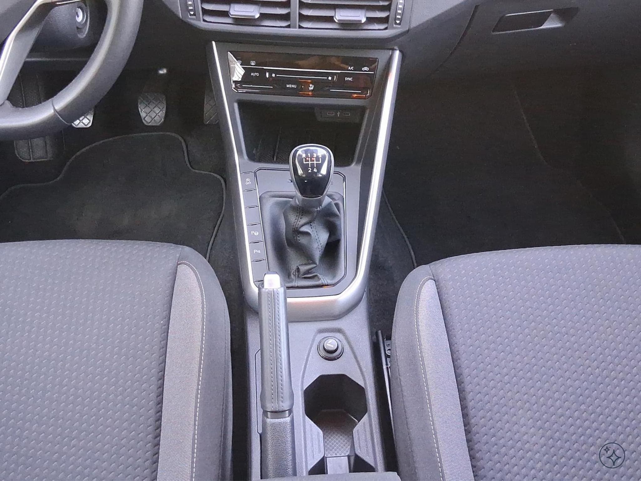 VW Polo Life+BVM+IQ-Drive+Park&Comfort+Light-Ass (2025) - Photo 12