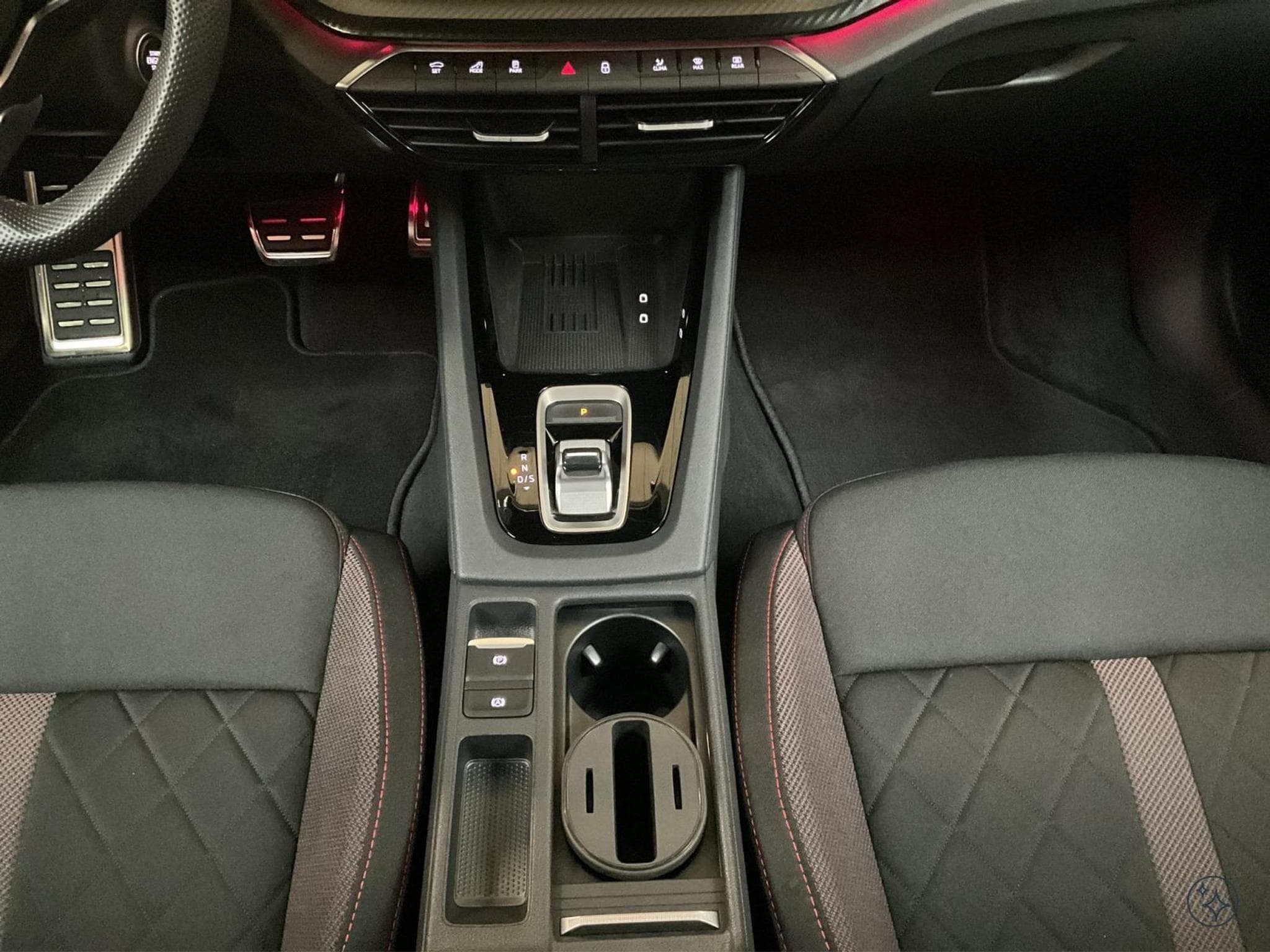 Skoda Octavia RS+DSG+LED+Navi+RearView (2025) - Photo 12