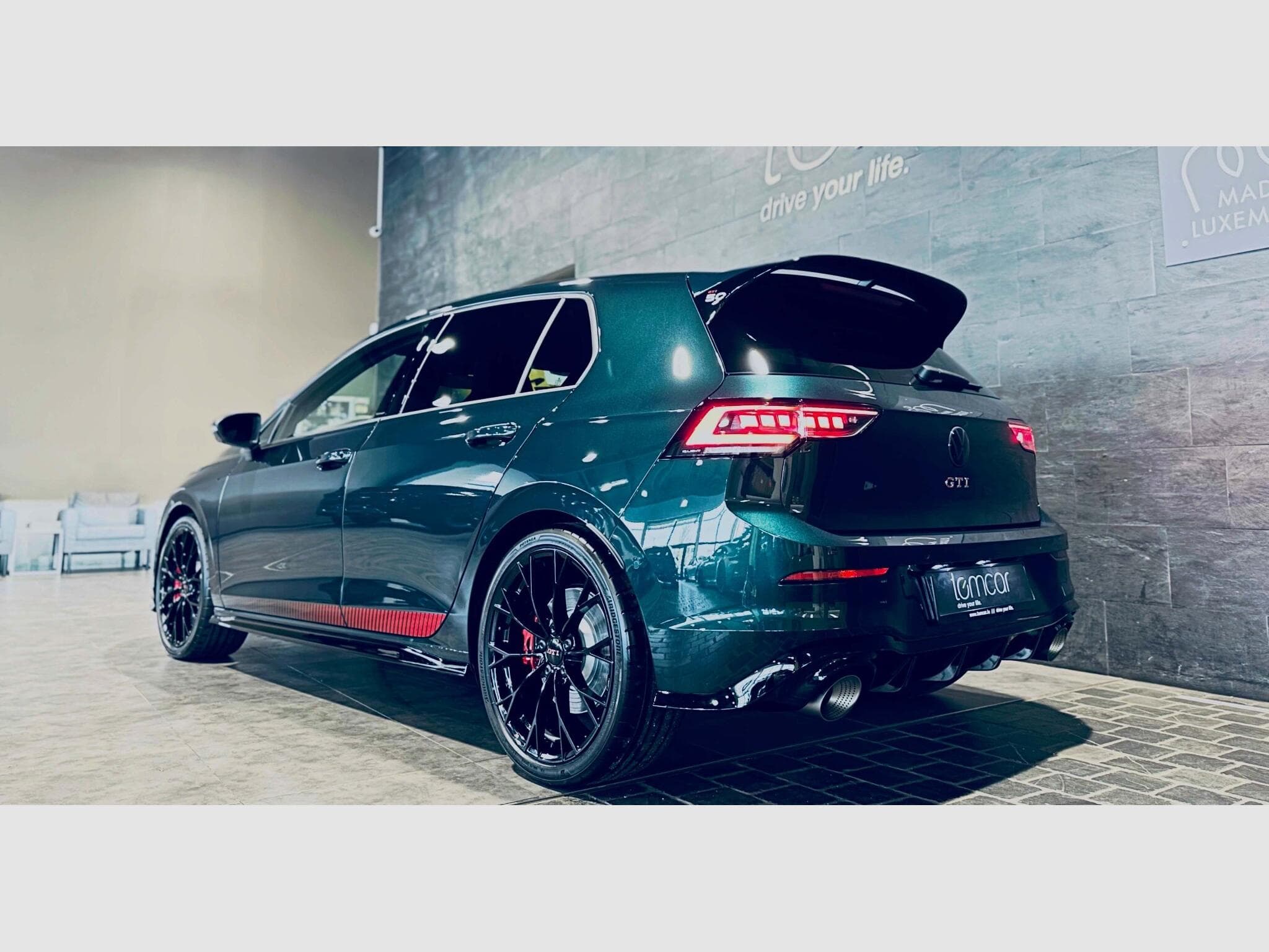 VW Golf GOLF VIII GTI EDITION 50 TSI DSG 1 OF 2 (2026) - Photo 4