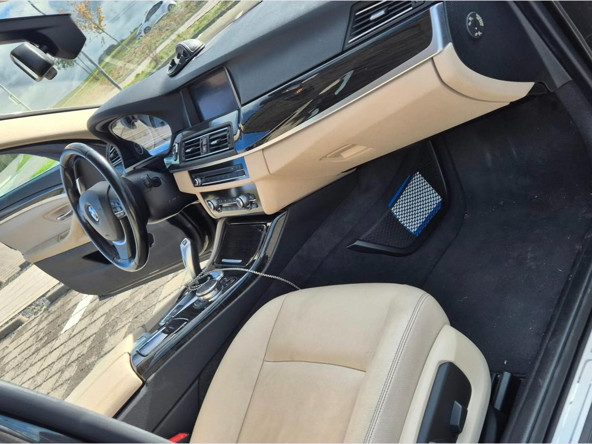 BMW 518 518d Aut. Luxury Line (2014) - Photo 4