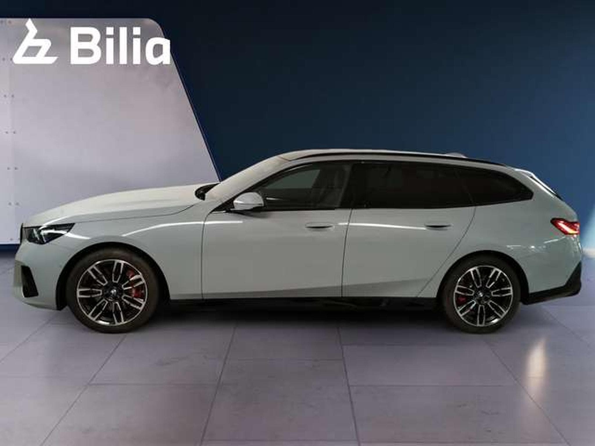 BMW 540 d xDrive Head-Up DAB LED RFK (2025) - Photo 11