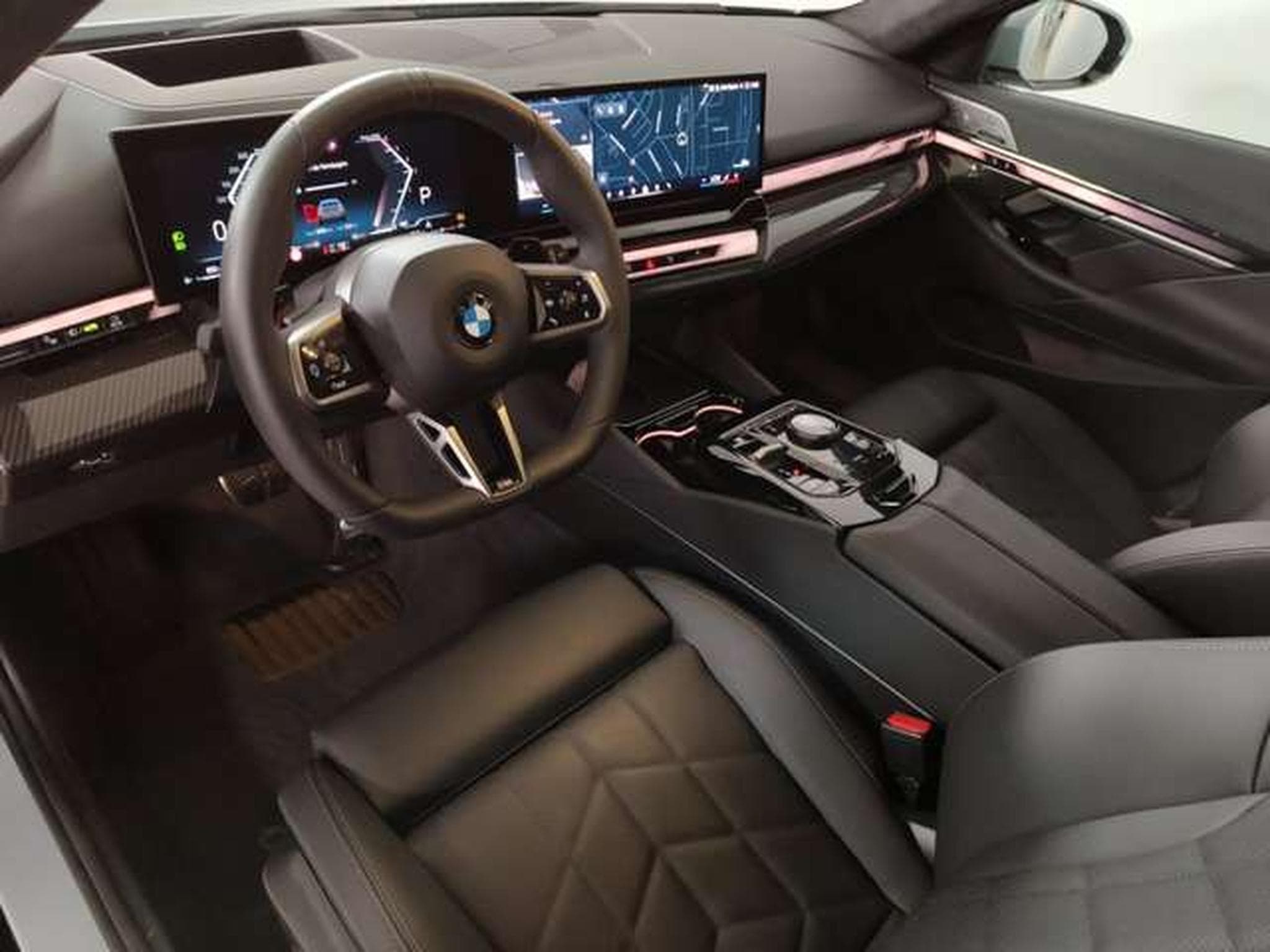 BMW 540 d xDrive Head-Up DAB LED RFK (2025) - Photo 12