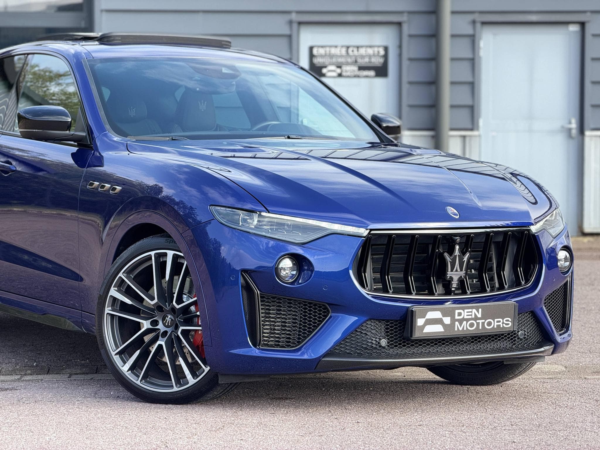 Maserati Levante Trofeo 3.8 V8 580ch / suivi complet réseau / config exceptio (2020) - Photo 5