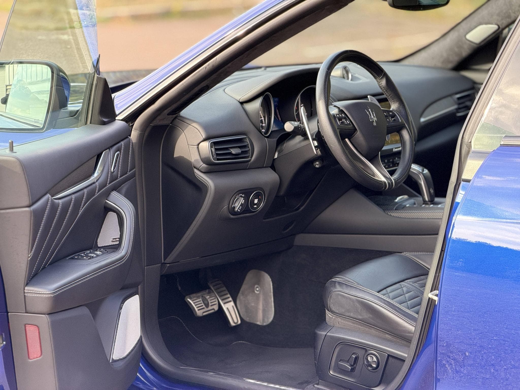 Maserati Levante Trofeo 3.8 V8 580ch / suivi complet réseau / config exceptio (2020) - Photo 22