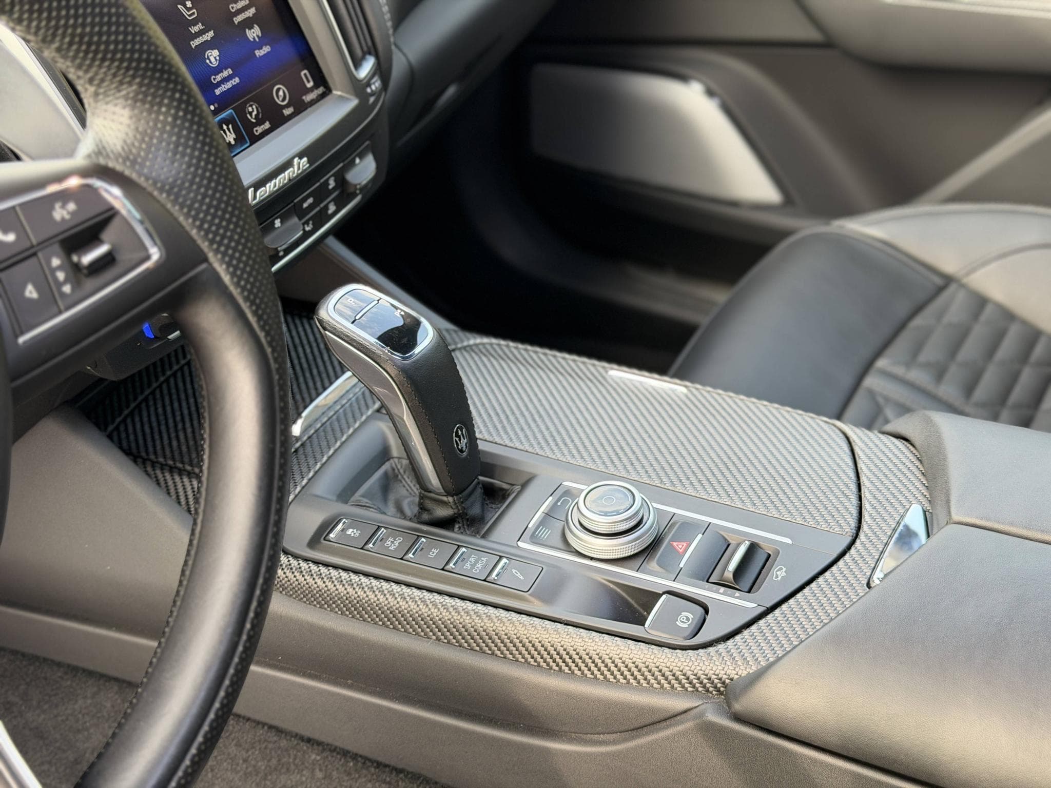 Maserati Levante Trofeo 3.8 V8 580ch / suivi complet réseau / config exceptio (2020) - Photo 28