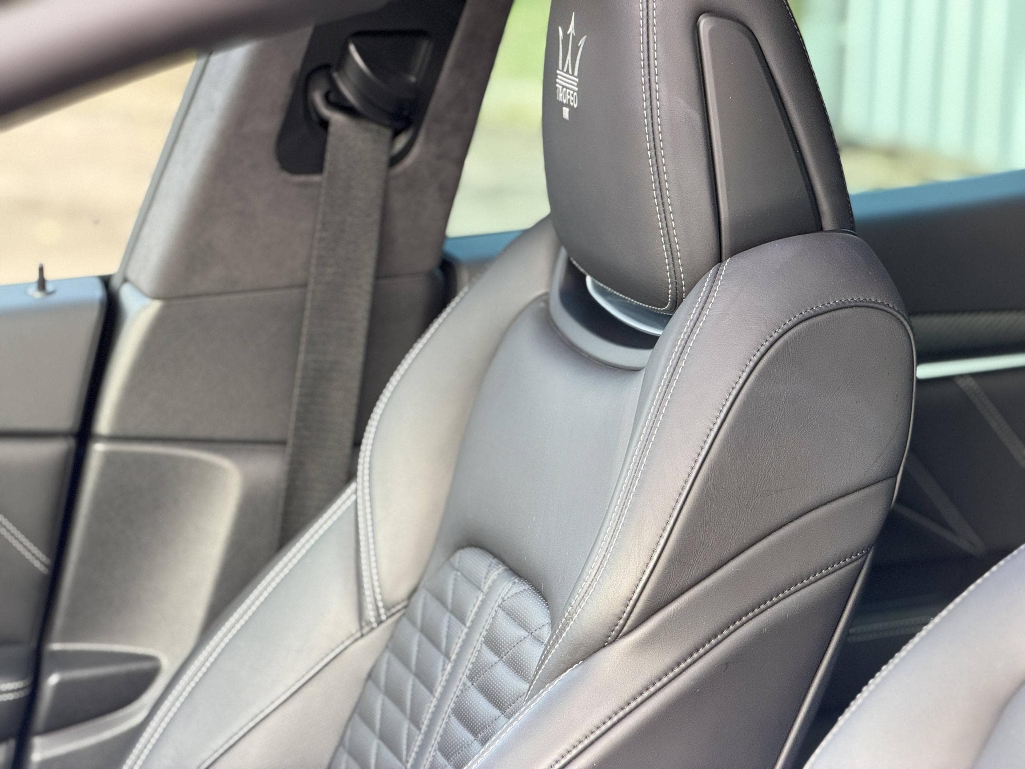 Maserati Levante Trofeo 3.8 V8 580ch / suivi complet réseau / config exceptio (2020) - Photo 31