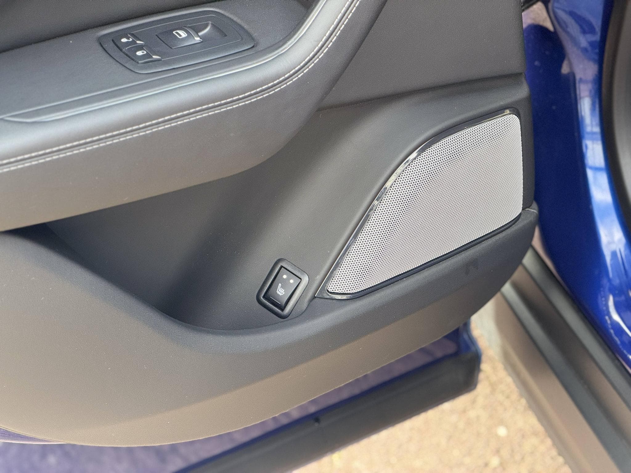 Maserati Levante Trofeo 3.8 V8 580ch / suivi complet réseau / config exceptio (2020) - Photo 38