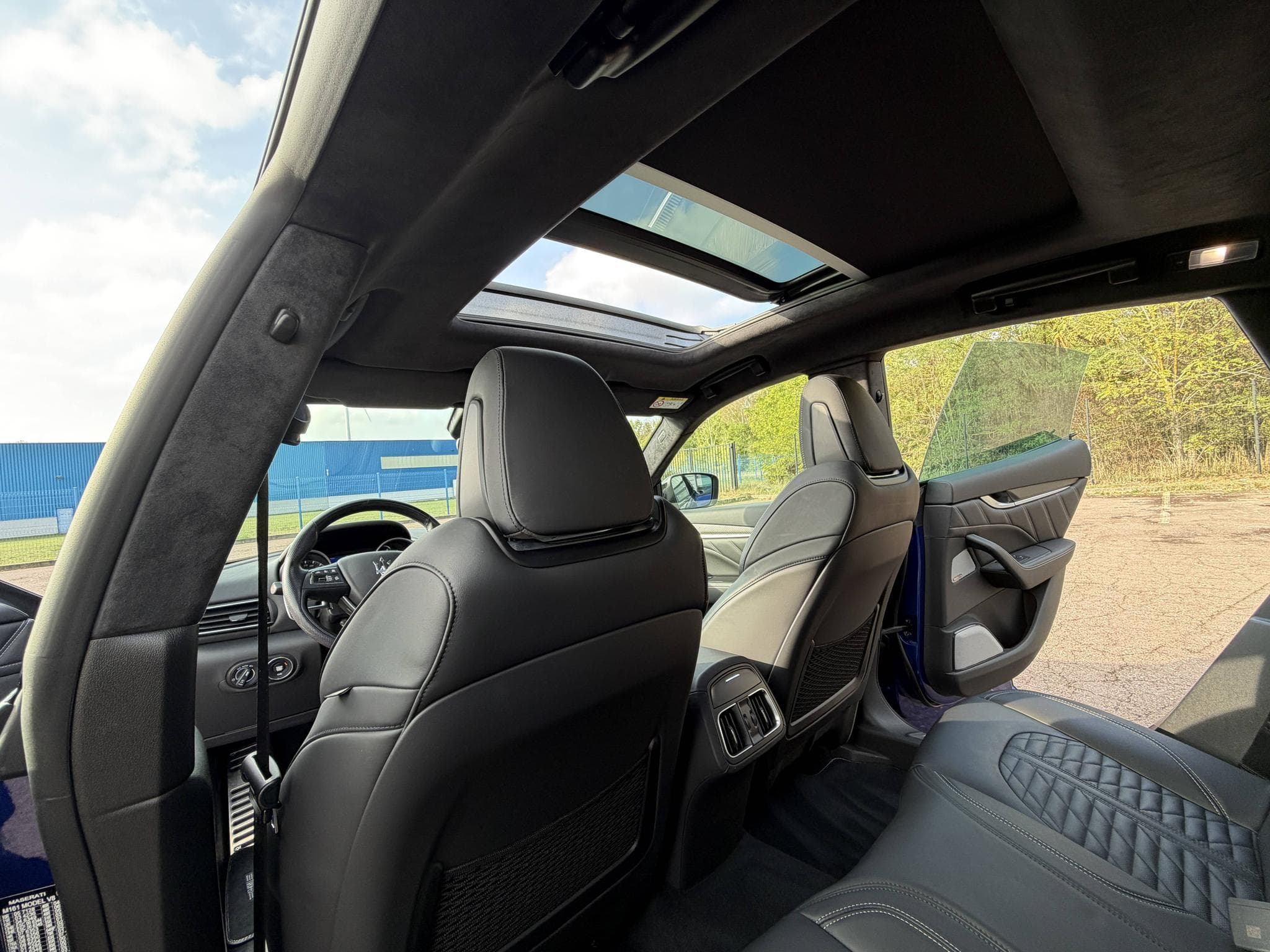 Maserati Levante Trofeo 3.8 V8 580ch / suivi complet réseau / config exceptio (2020) - Photo 37