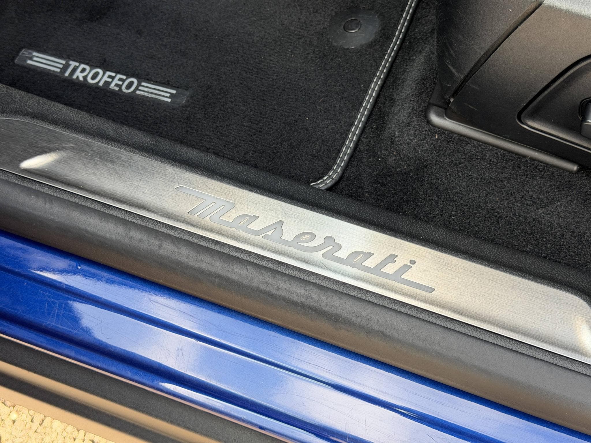 Maserati Levante Trofeo 3.8 V8 580ch / suivi complet réseau / config exceptio (2020) - Photo 43