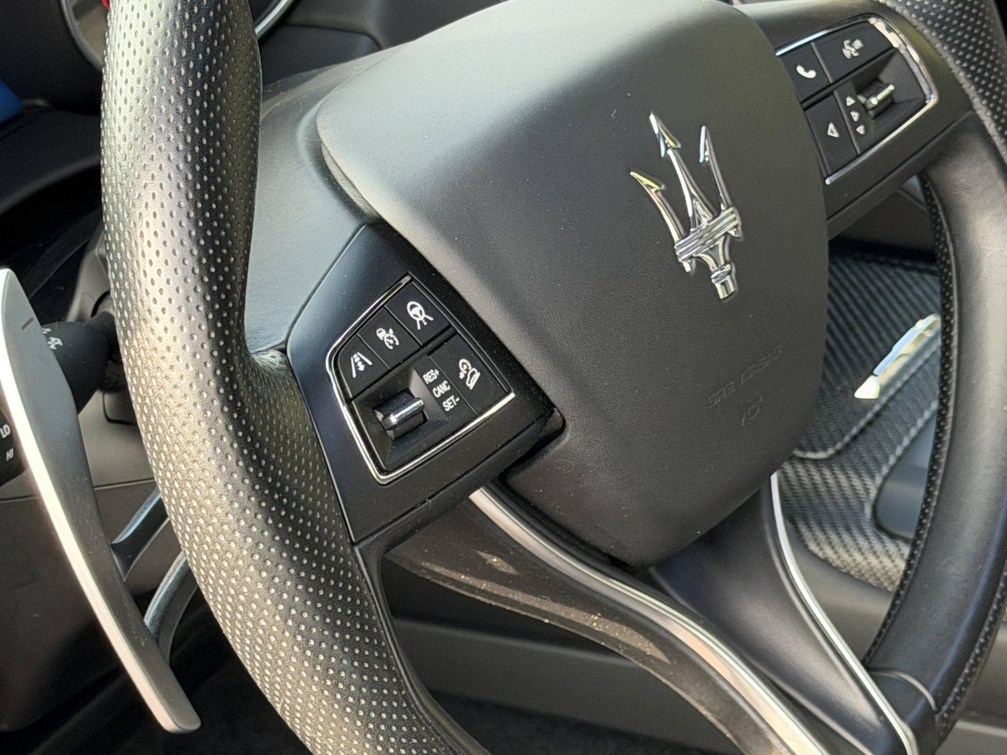 Maserati Levante Trofeo 3.8 V8 580ch / suivi complet réseau / config exceptio (2020) - Photo 47
