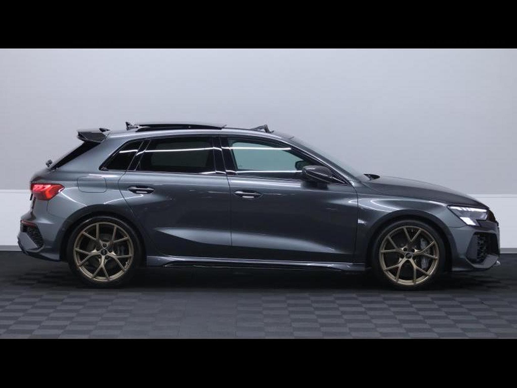 Audi RS3 Sportback 2.5 TFSI 400 stronic 7 (2022) - Photo 4