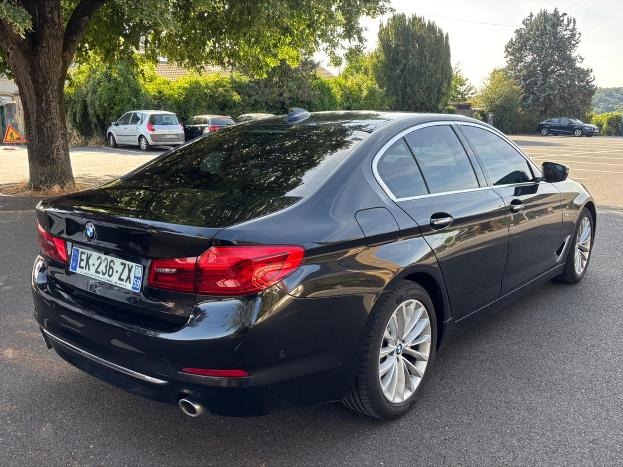 BMW 520 LUXURY G80 (2017) - Photo 2