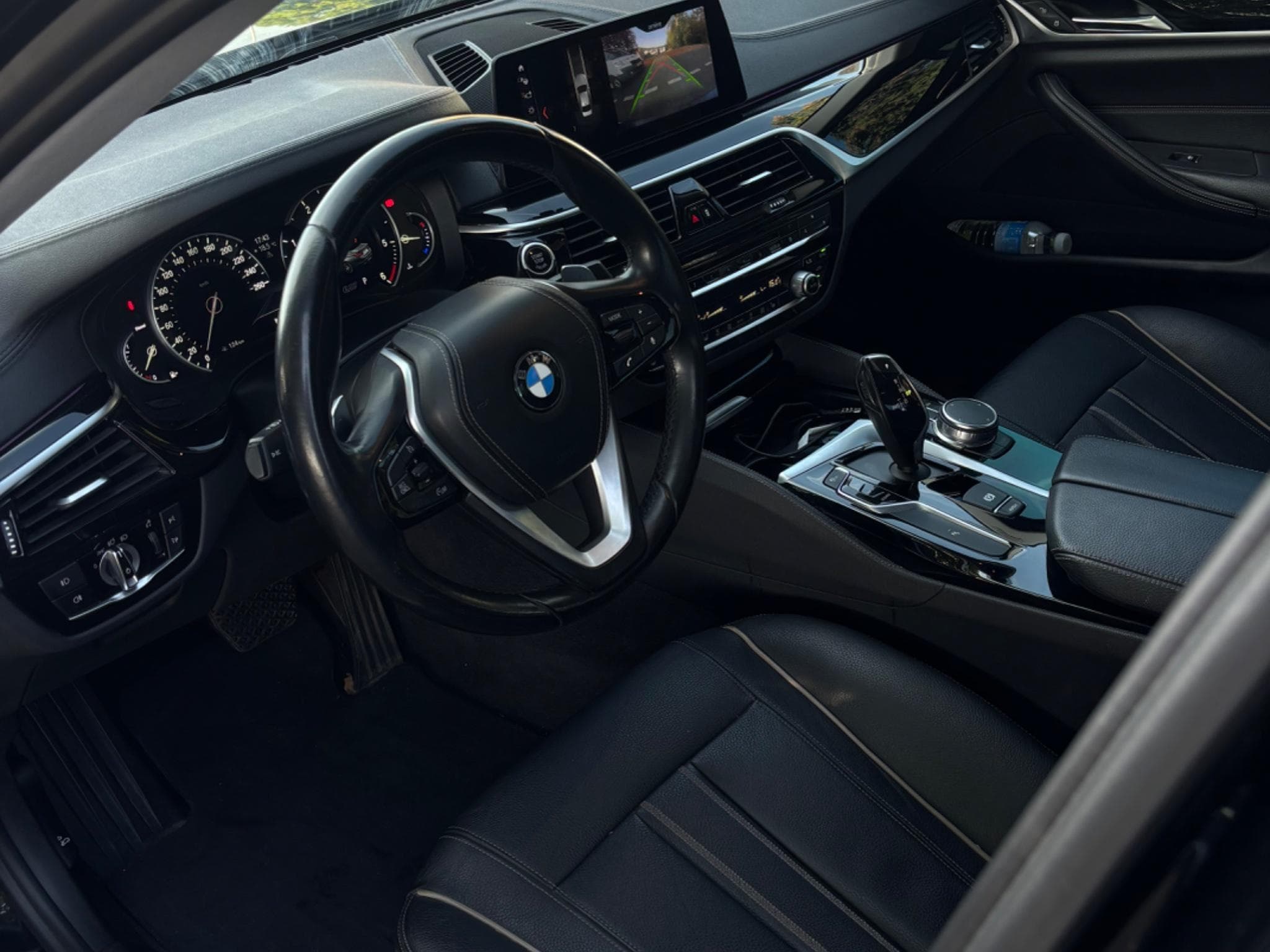 BMW 520 LUXURY G80 (2017) - Photo 3
