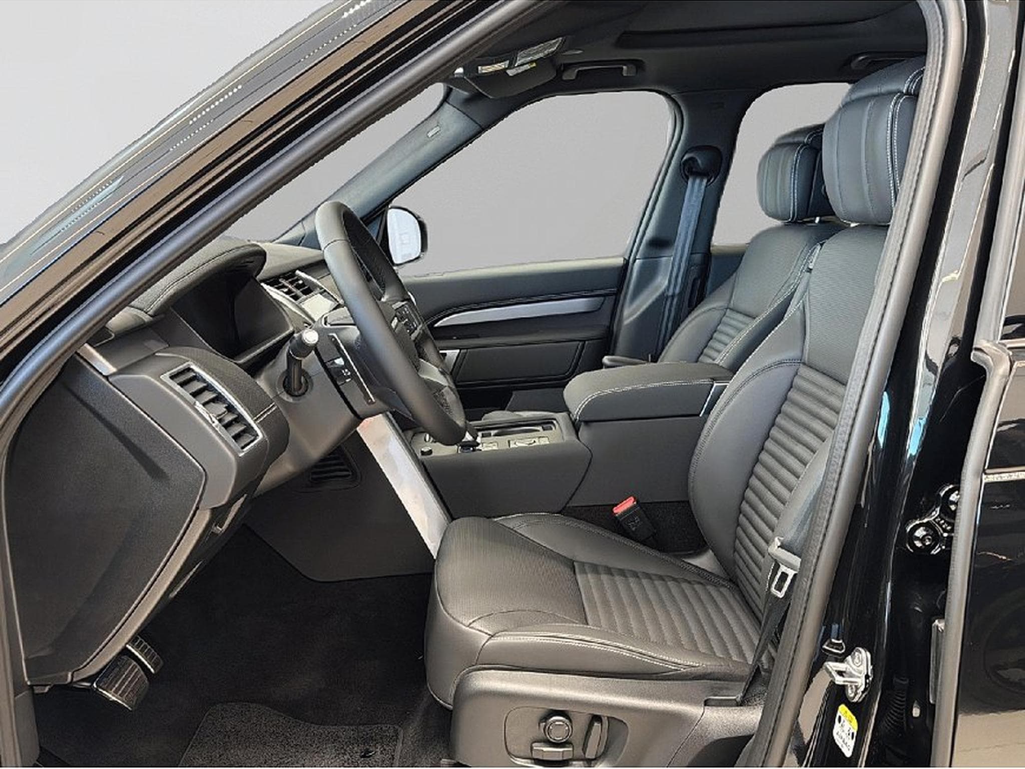 Land-Rover Discovery (2026) - Photo 6