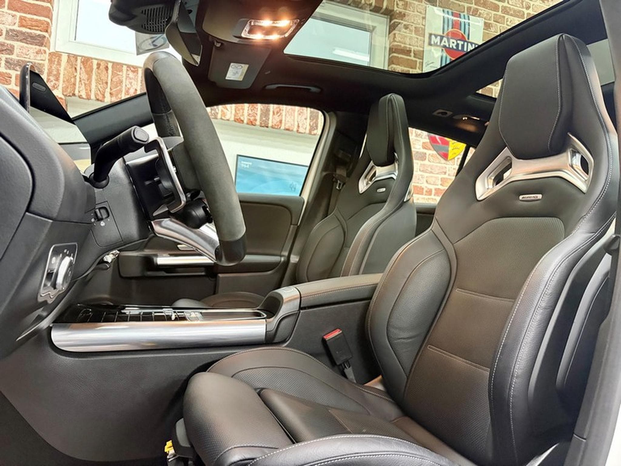 Mercedes GLA 35 AMG GLA 35 AMG 2.0 306cv Auto 4x4 AttRem/ToitO+P (2024) - Photo 5