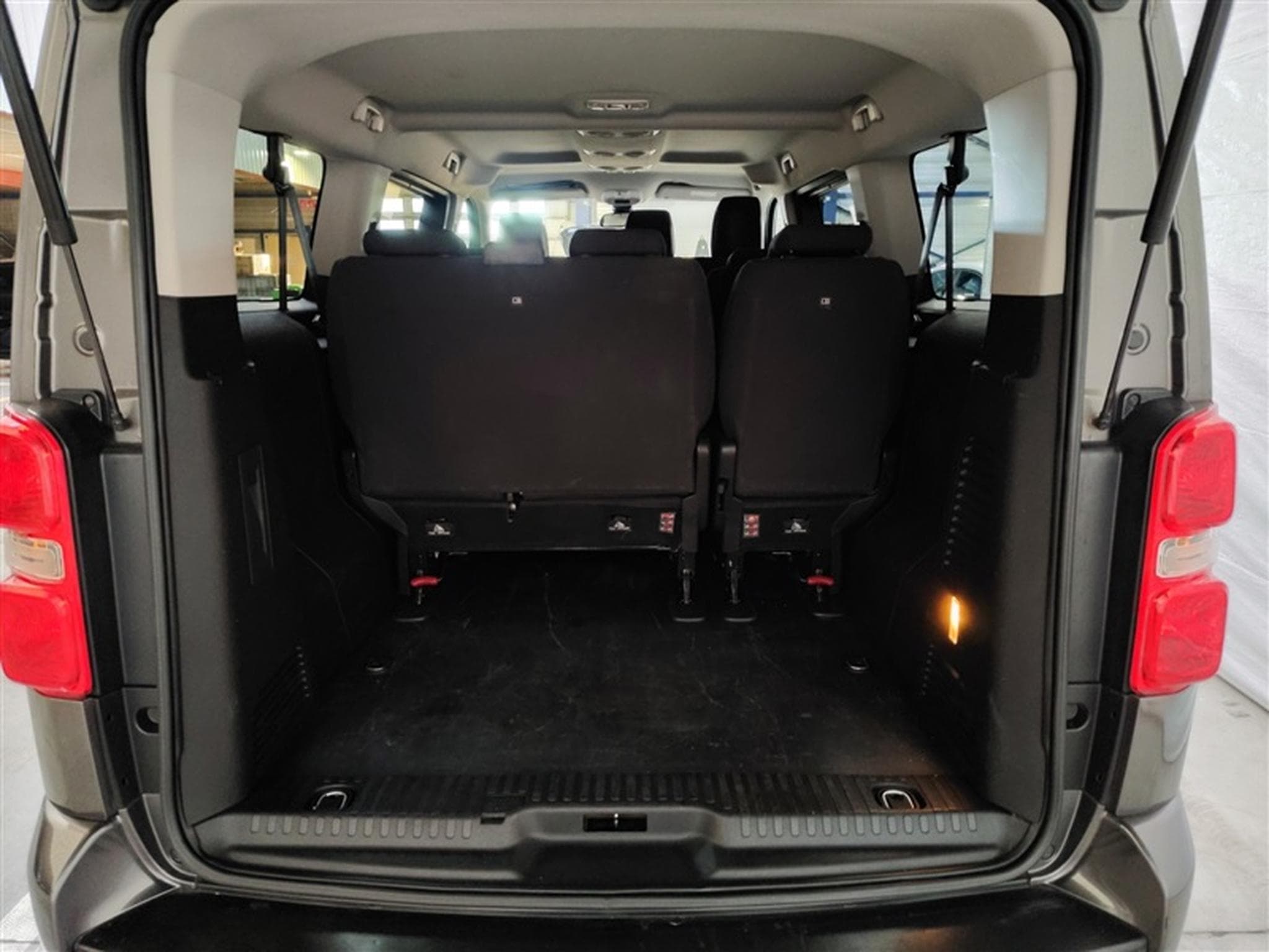 Toyota Proace 2.0 D 144 CV Long .Shuttle  9PL (2022) - Foto 15