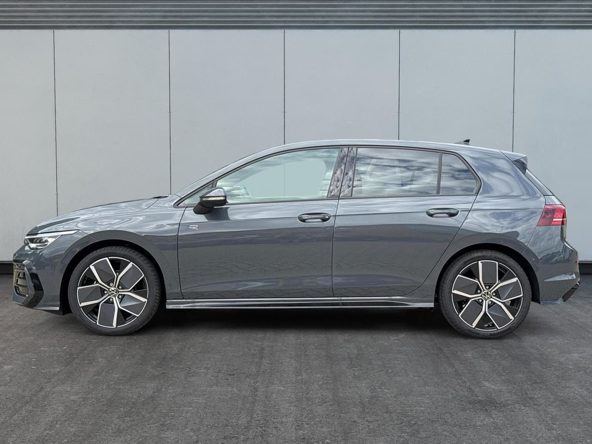 VW Golf R-Line Limited (2026) - Foto 2