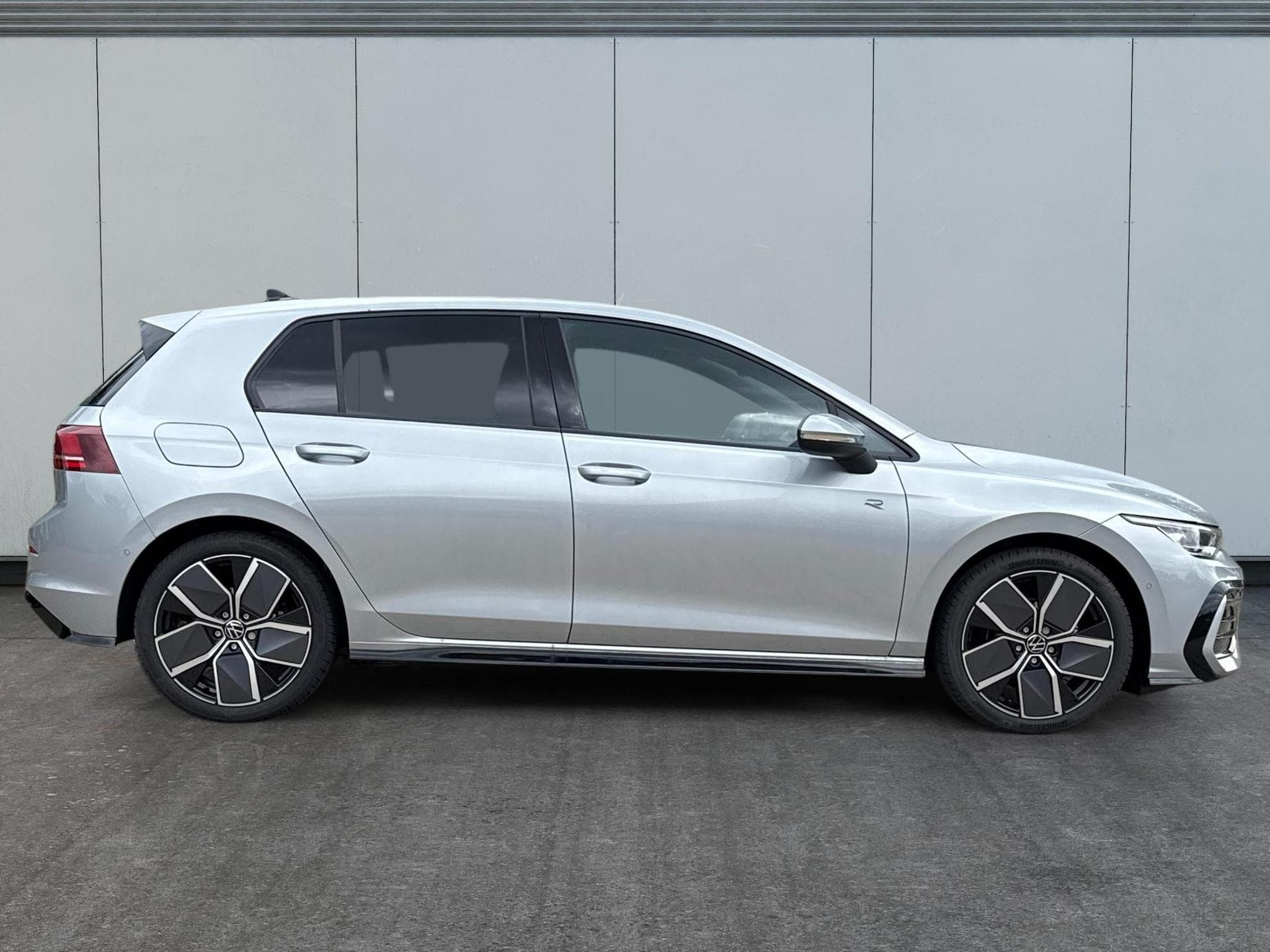 VW Golf R-Line Limited (2026) - Foto 2