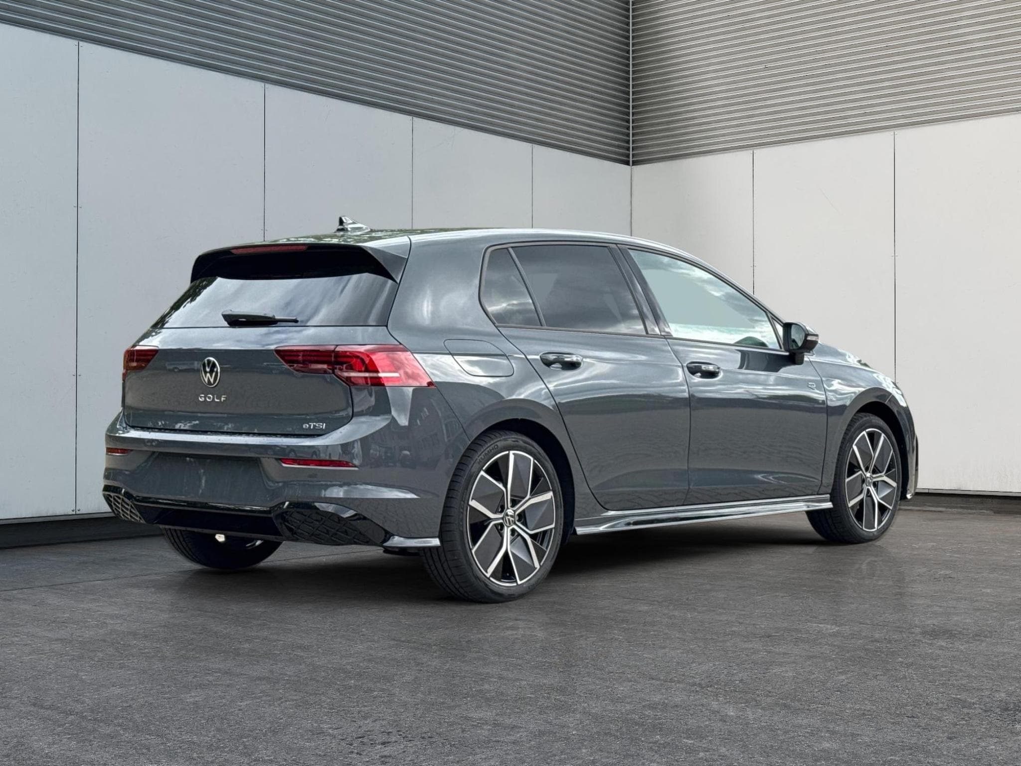 VW Golf R-Line Limited (2026) - Photo 3