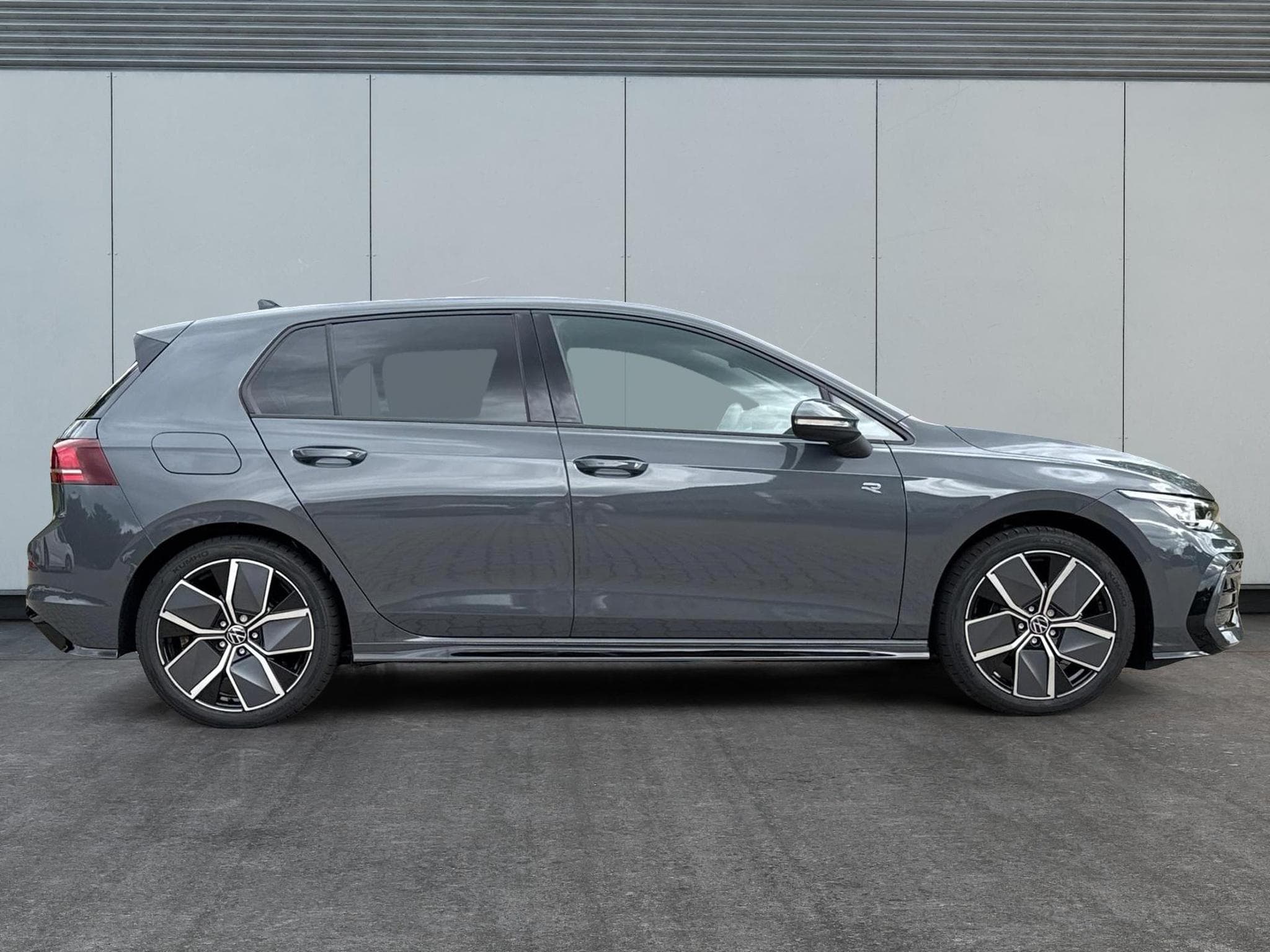VW Golf R-Line Limited (2026) - Photo 2