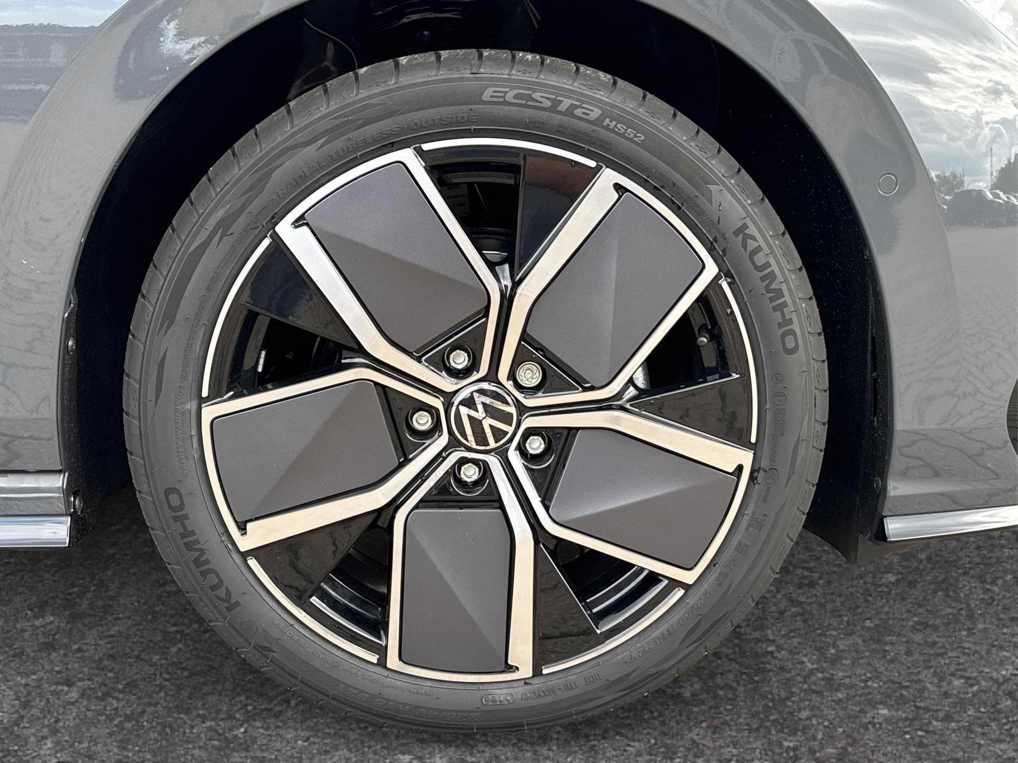VW Golf R-Line Limited (2026) - Photo 11
