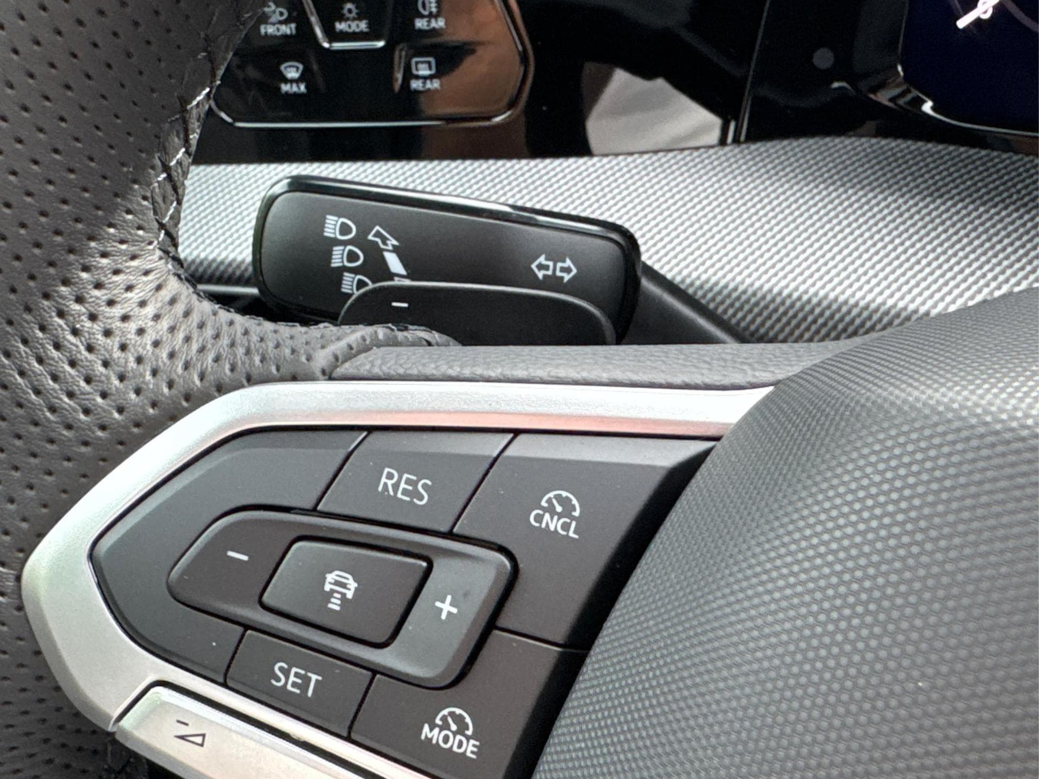 VW Golf R-Line Limited (2026) - Photo 15