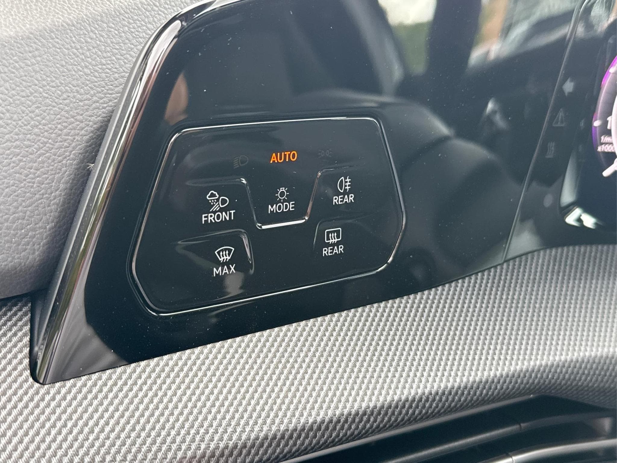 VW Golf R-Line Limited (2026) - Photo 14