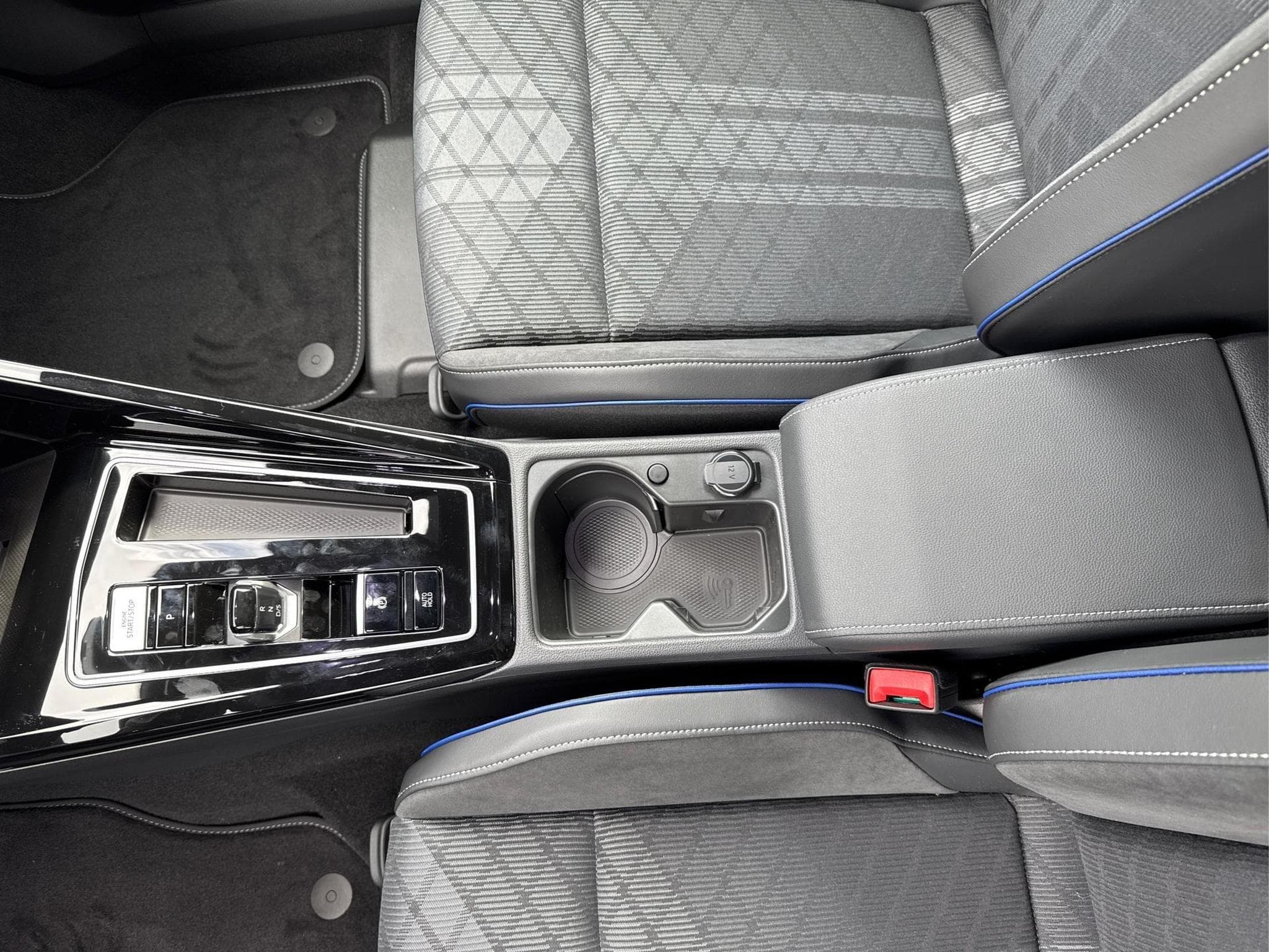 VW Golf R-Line Limited (2026) - Photo 23