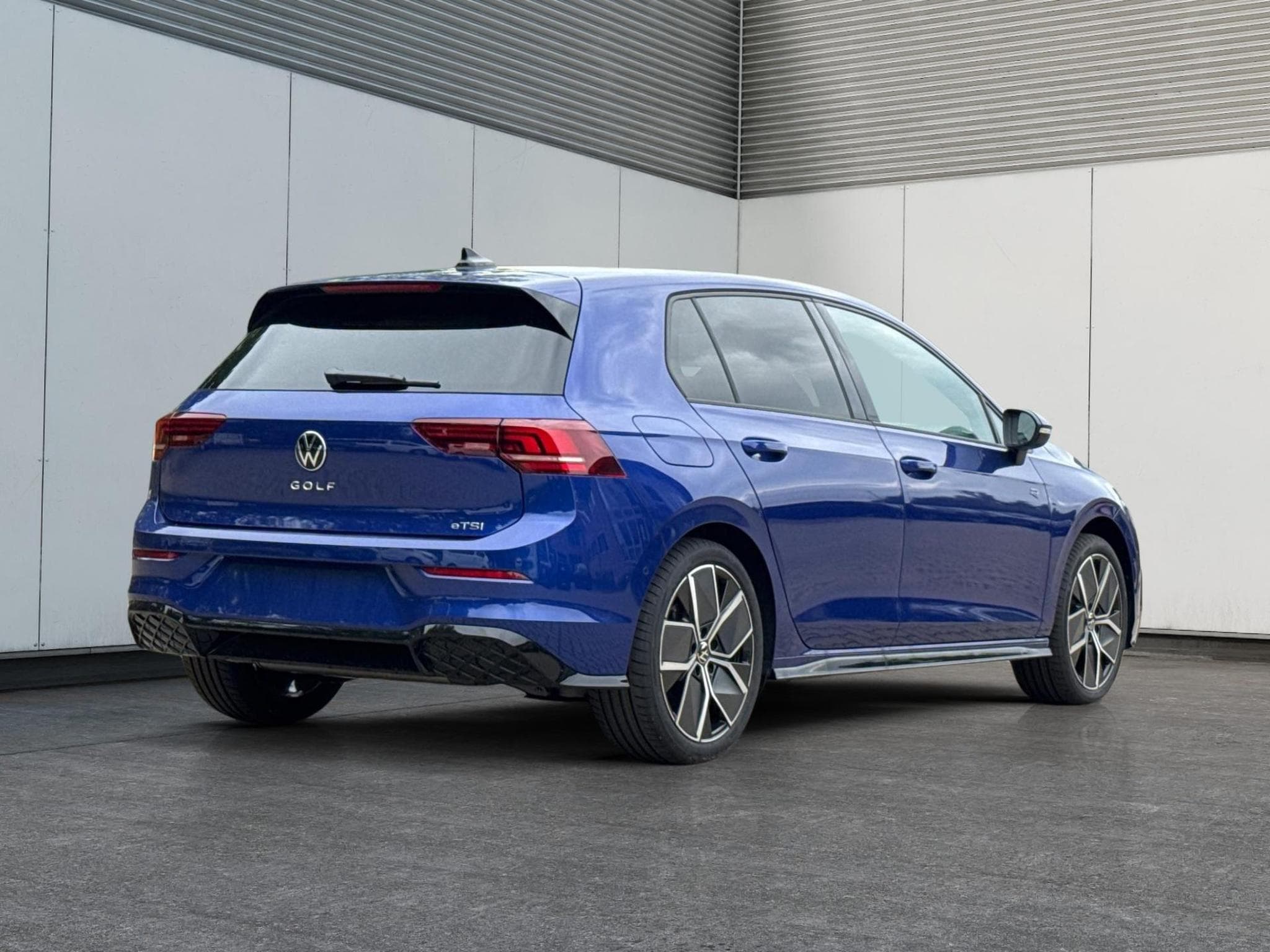 VW Golf R-Line Limited (2026) - Photo 3