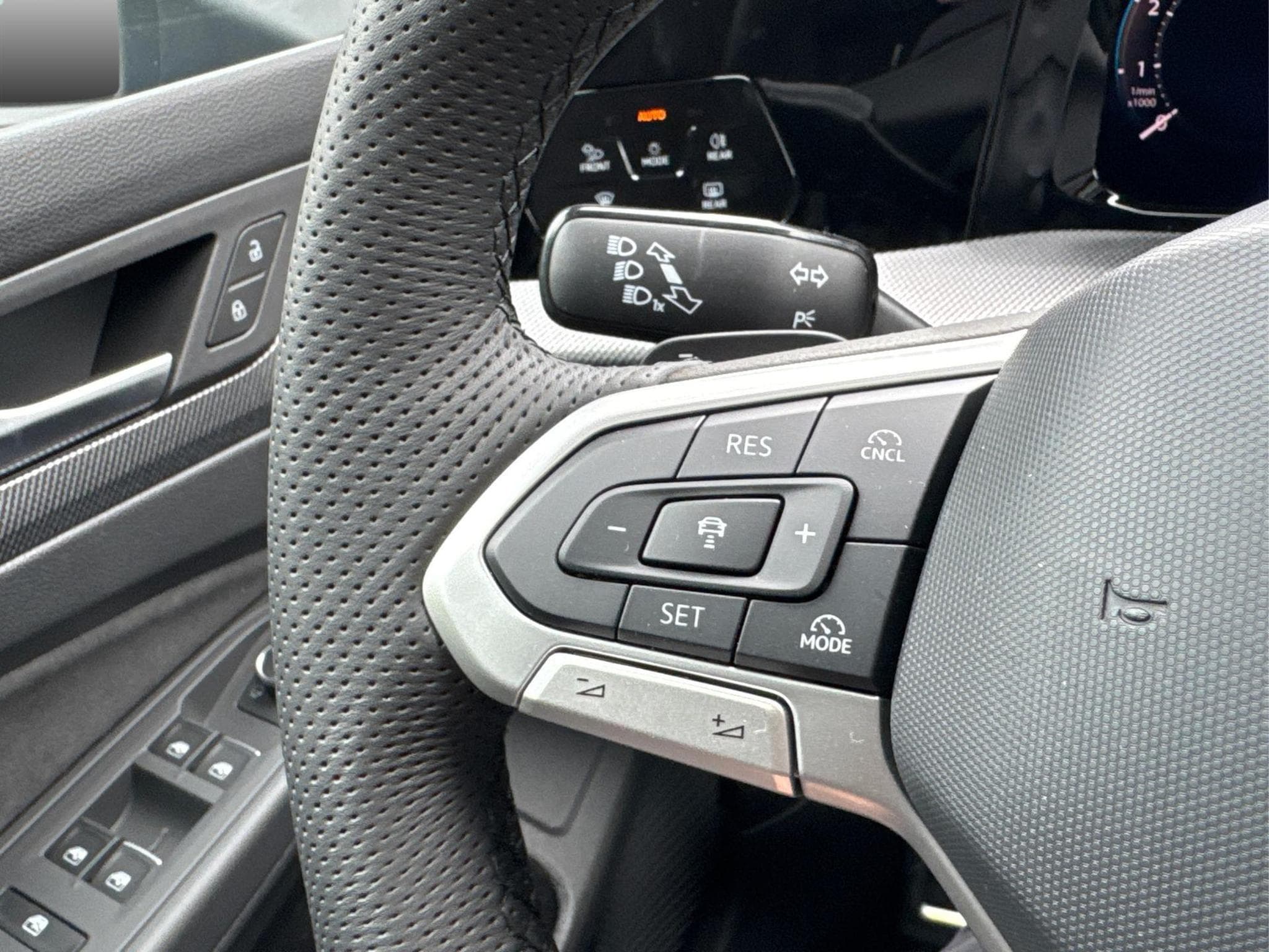 VW Golf R-Line Limited (2026) - Photo 13