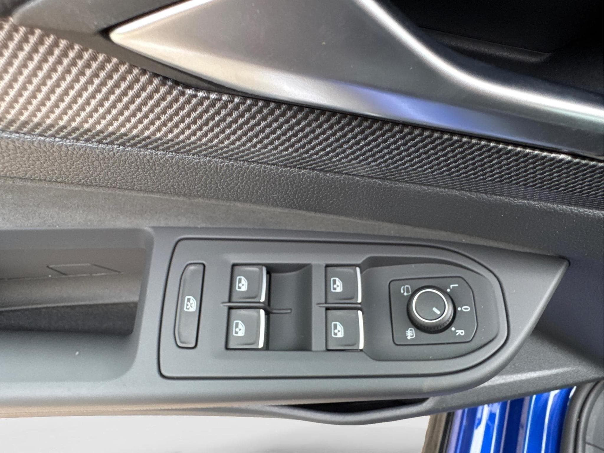 VW Golf R-Line Limited (2026) - Photo 11