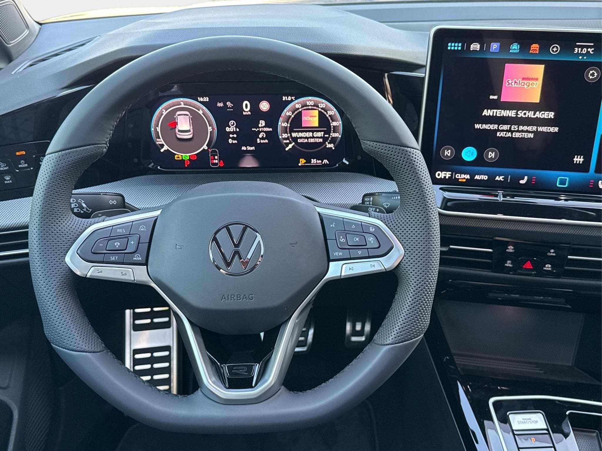 VW Golf R-Line Limited (2026) - Foto 8