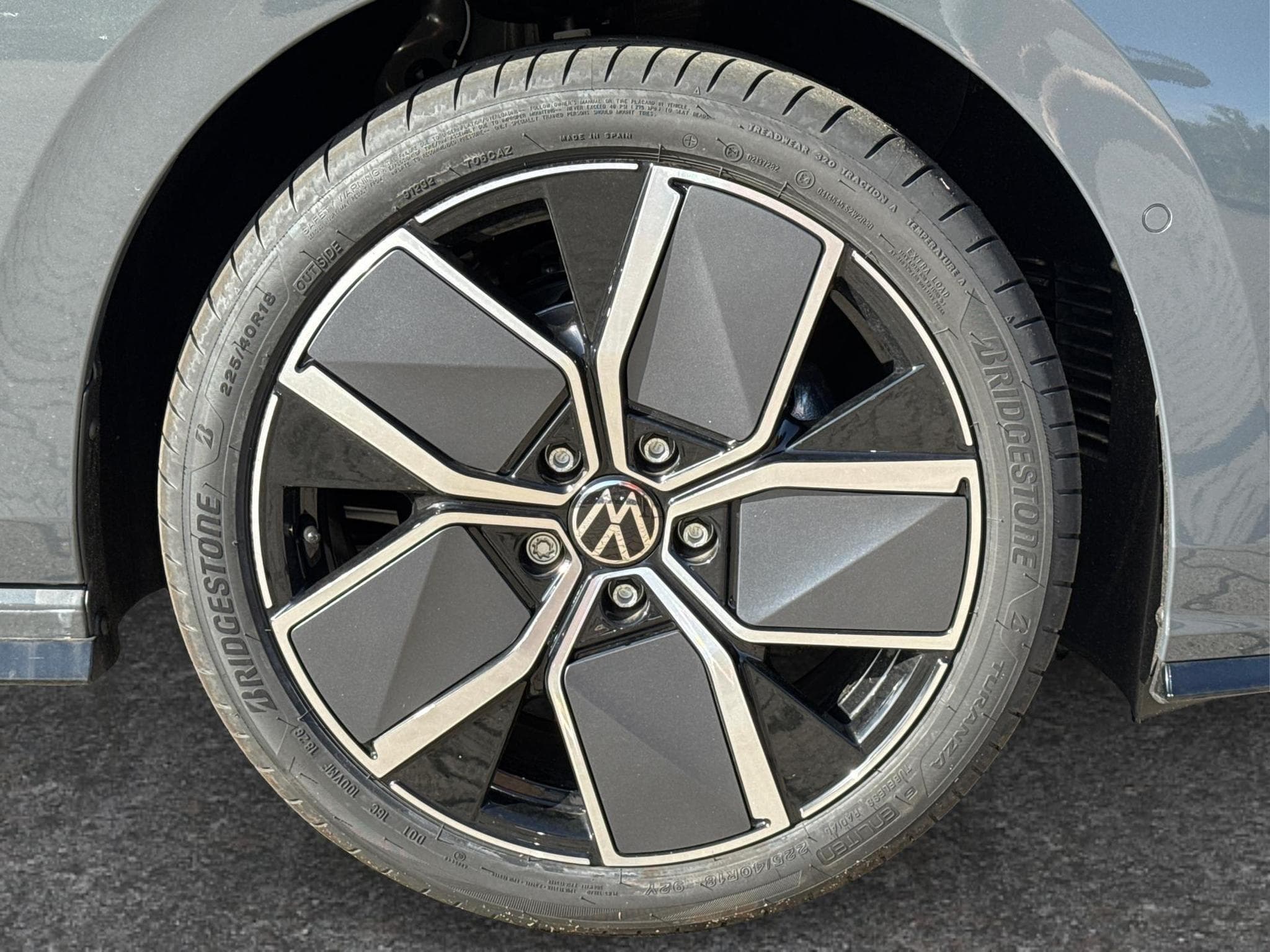 VW Golf R-Line Limited (2026) - Foto 12
