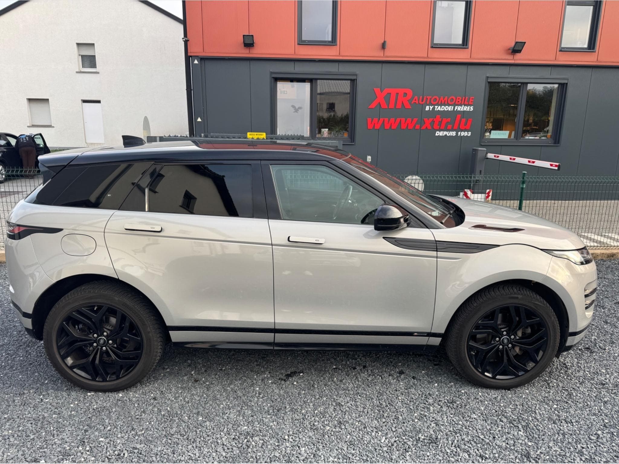 Land-Rover Range Rover Evoque D150 AWD R-Dynamic (2020) - Foto 3