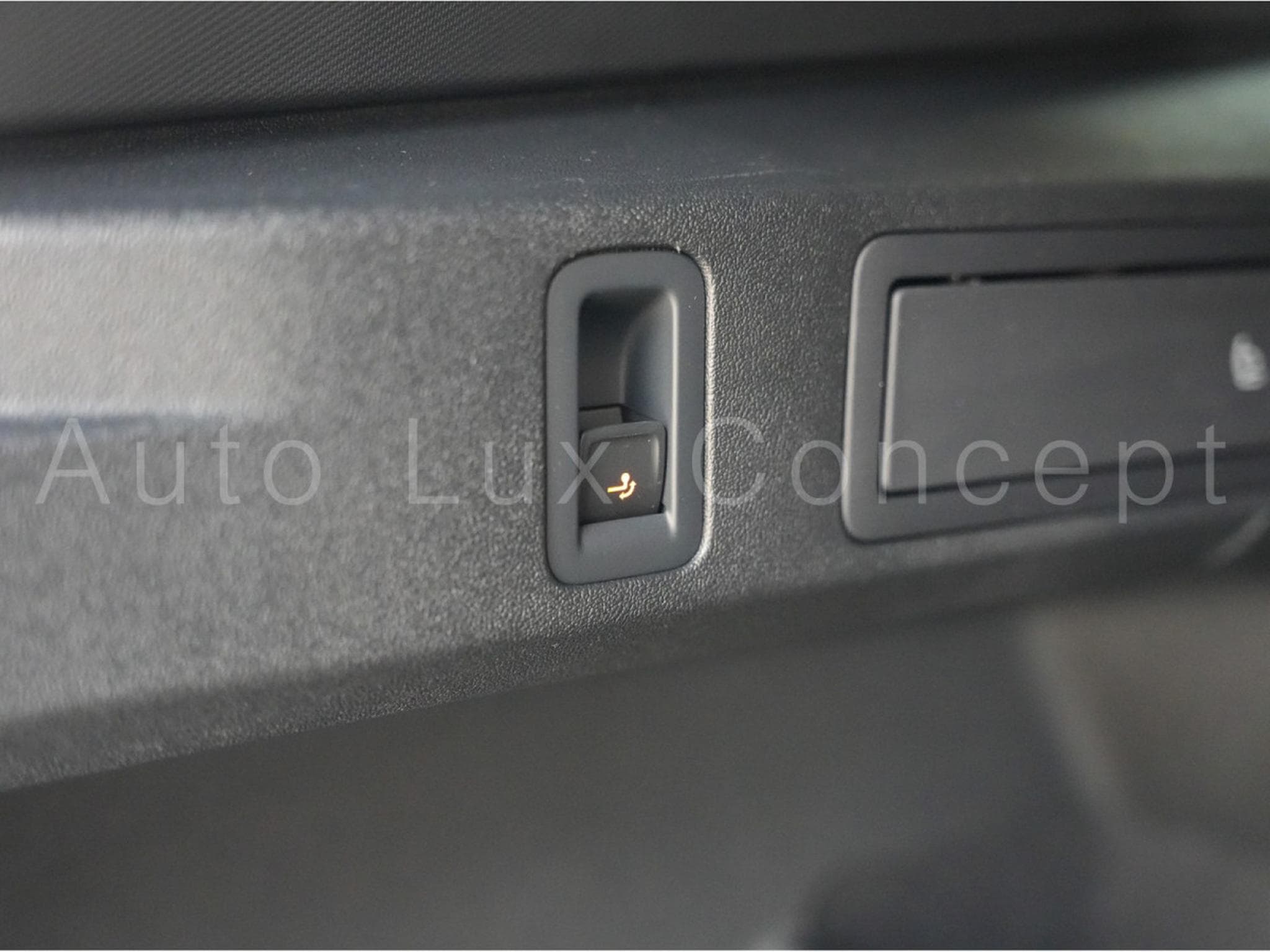 VW Tiguan R-Line 2.0 TDI 4MOTION 193 ch DSG 7 (2025) - Photo 25