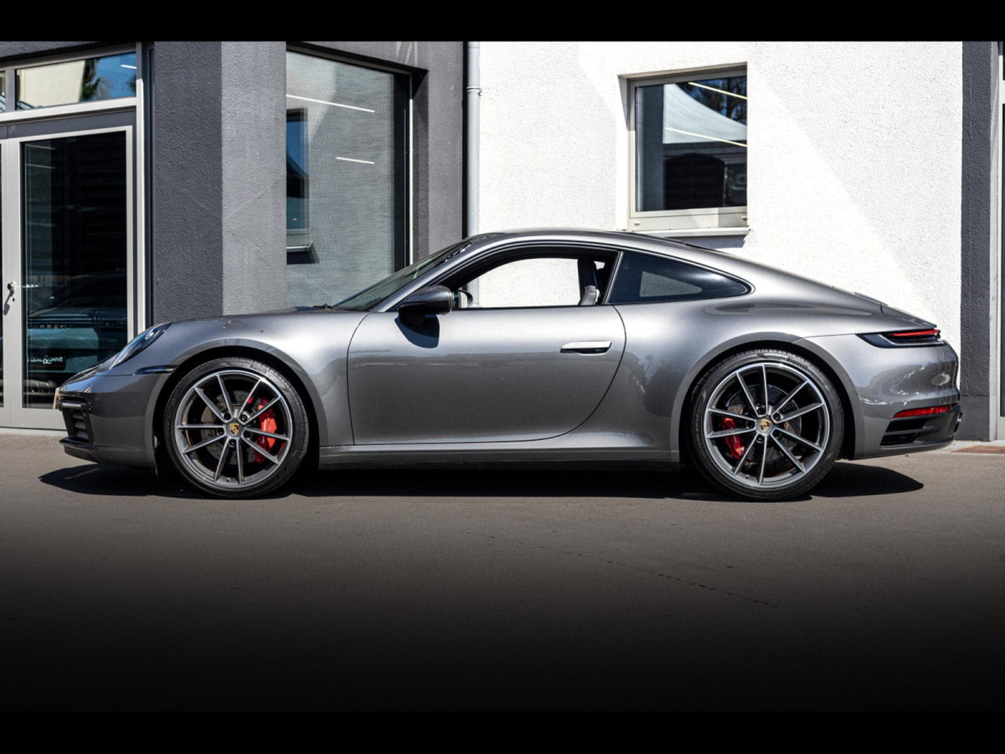Porsche 911 (992.1) CARRERA S COUPE PDK (450 CH) - QUARTZ GREY METALLIC (2021) - Photo 2