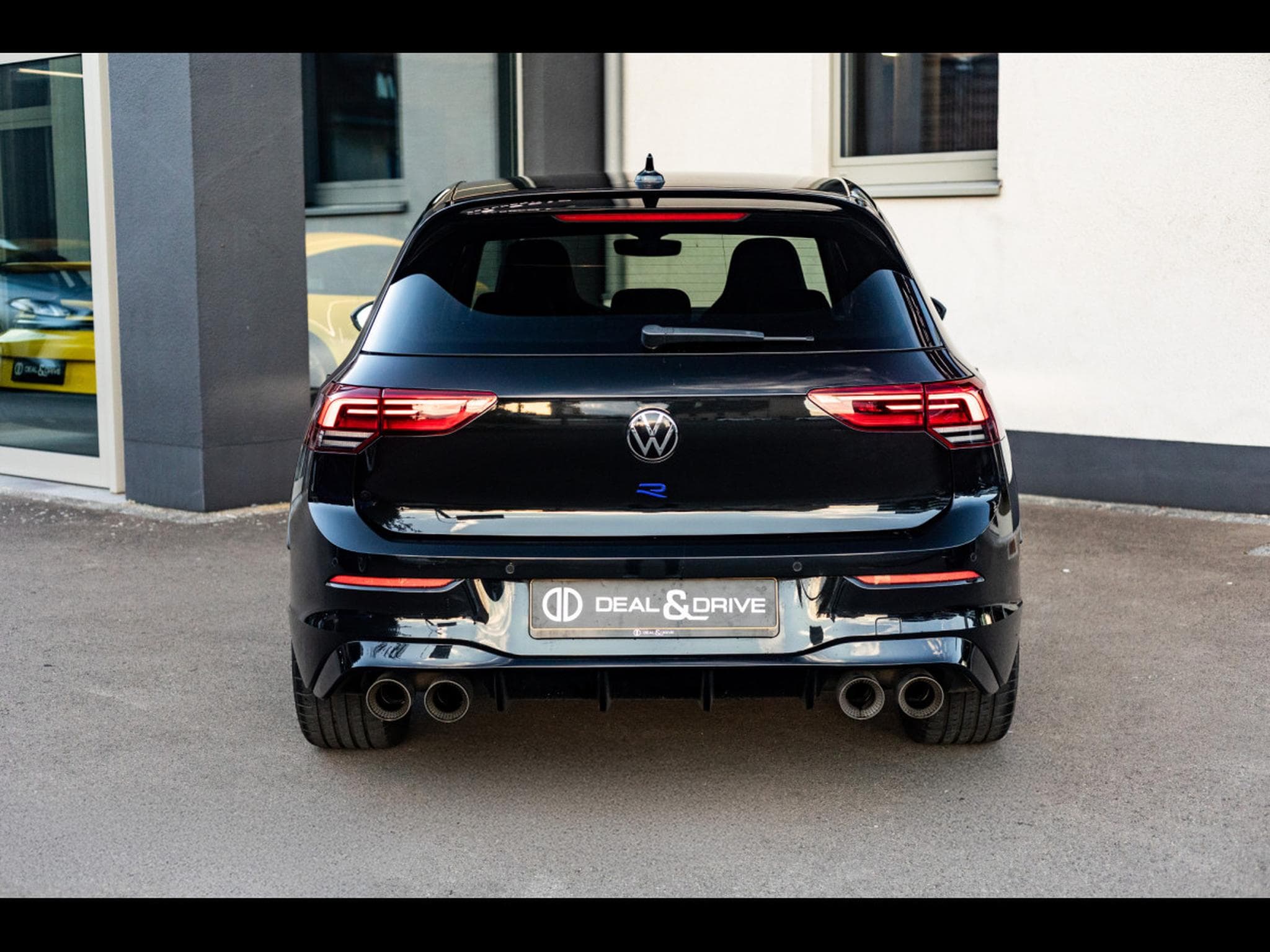 VW Golf R 2.0 TSI DSG7 4MOTION 20 YEARS - PACK R-PERFORMANCE - AKRAP (2024) - Foto 4