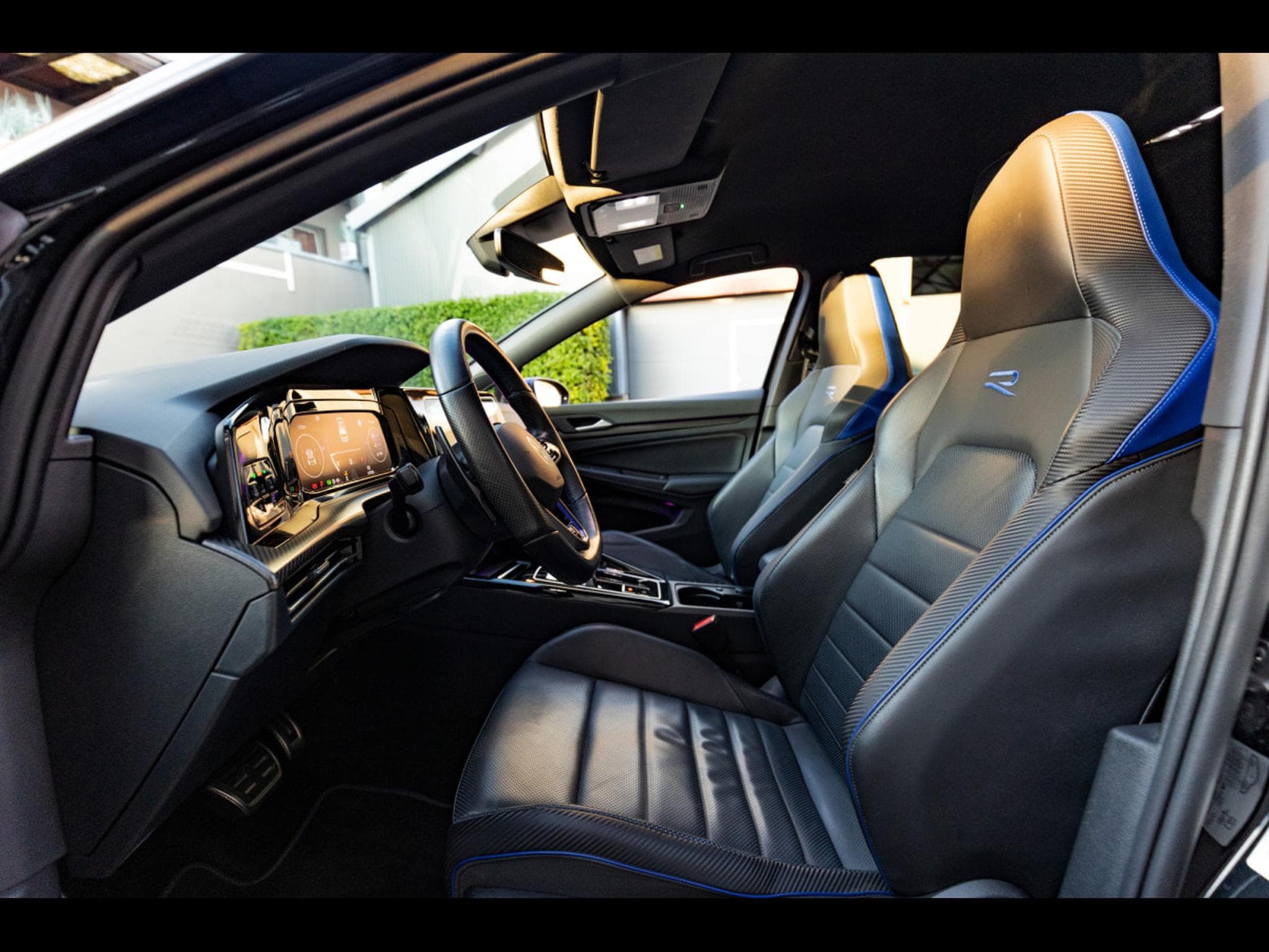 VW Golf R 2.0 TSI DSG7 4MOTION 20 YEARS - PACK R-PERFORMANCE - AKRAP (2024) - Foto 13