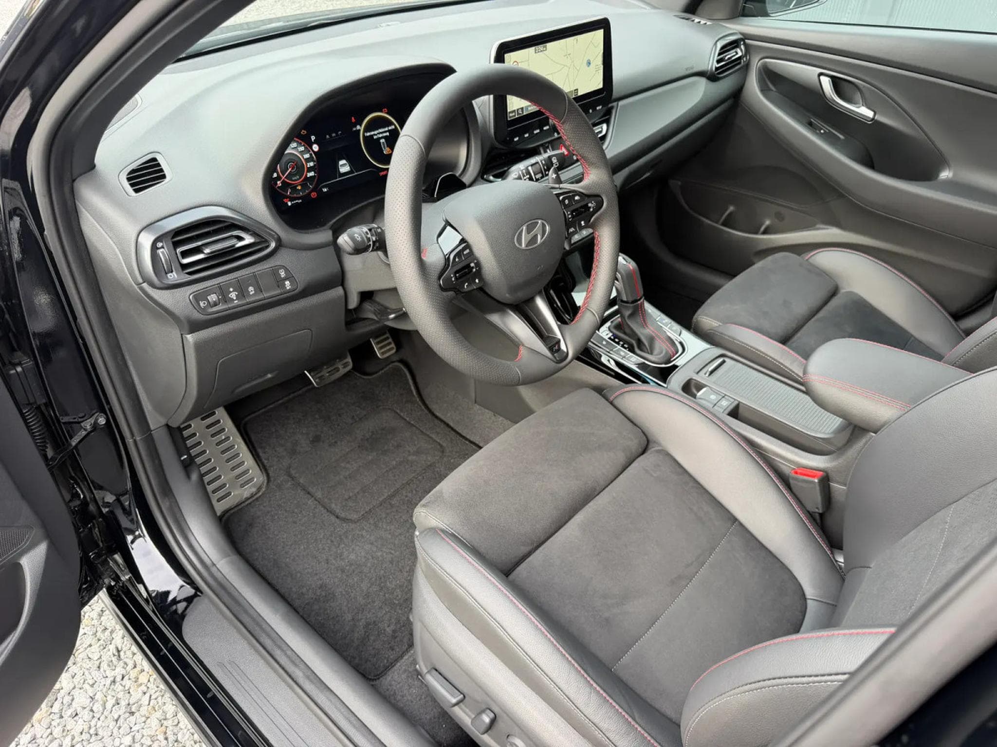 Hyundai i30 1.5 T-GDI 150 DCT N-Line X (2026) - Photo 10