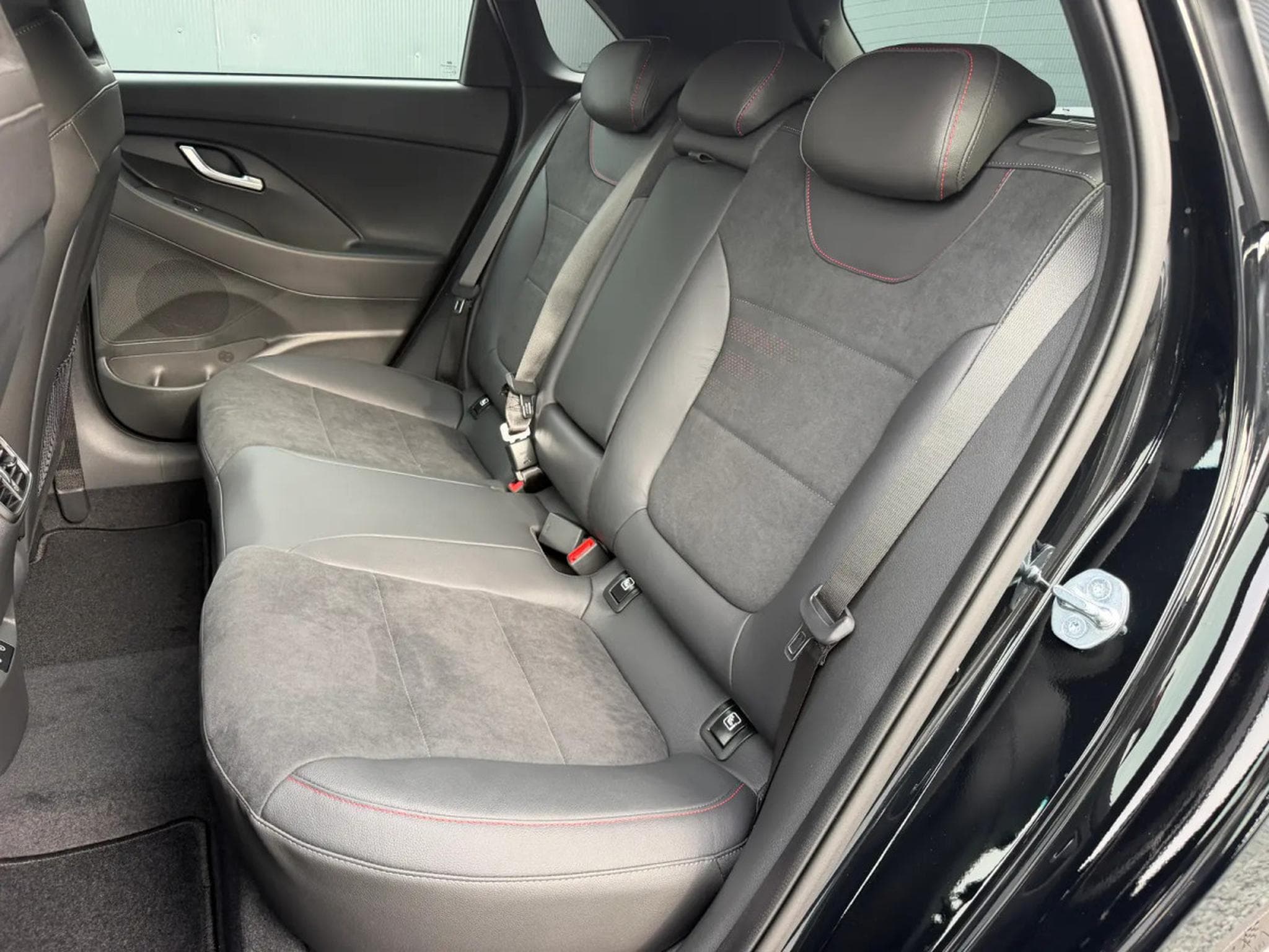 Hyundai i30 1.5 T-GDI 150 DCT N-Line X (2026) - Photo 17