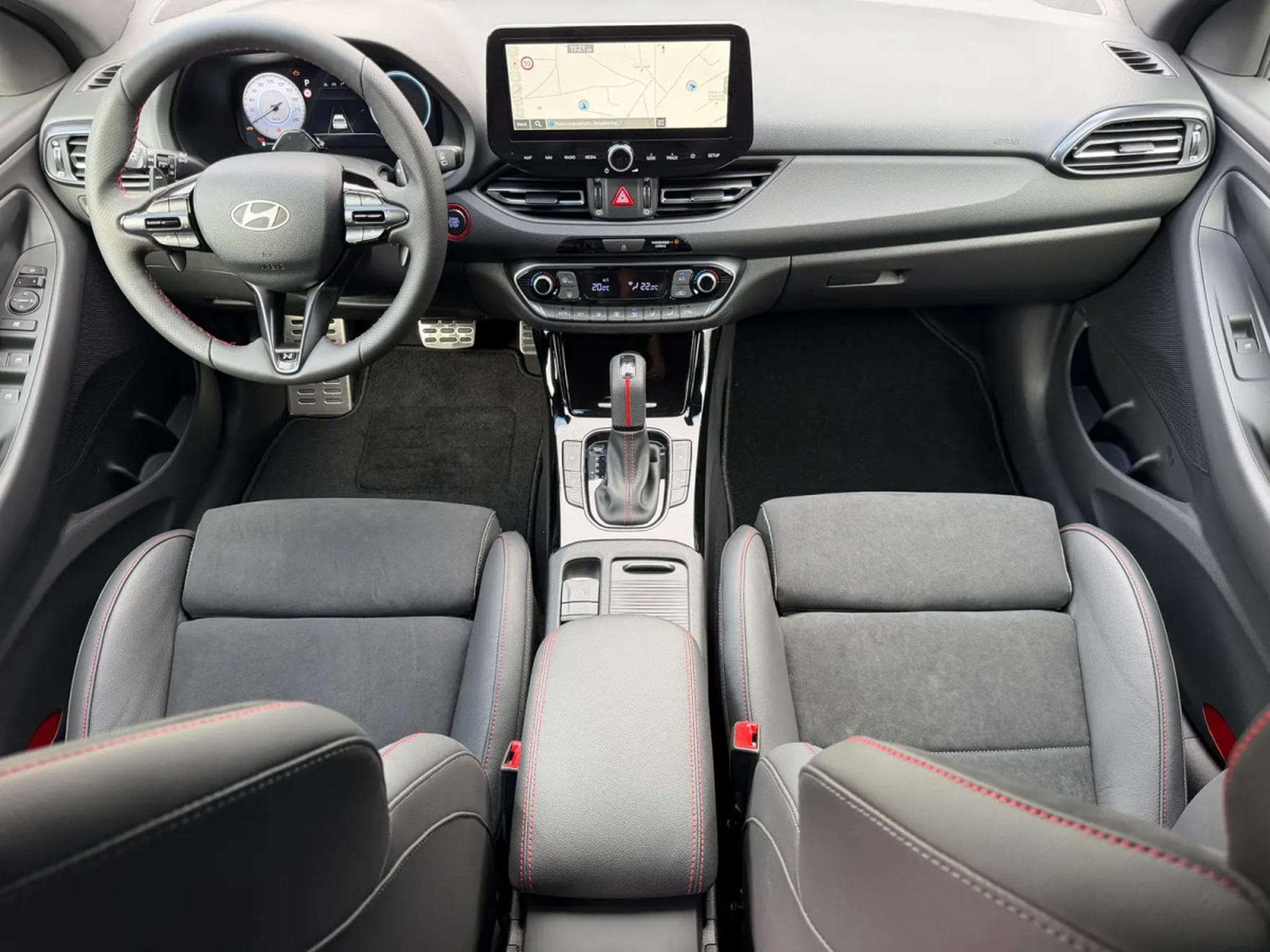 Hyundai i30 1.5 T-GDI 150 DCT N-Line X (2026) - Photo 13