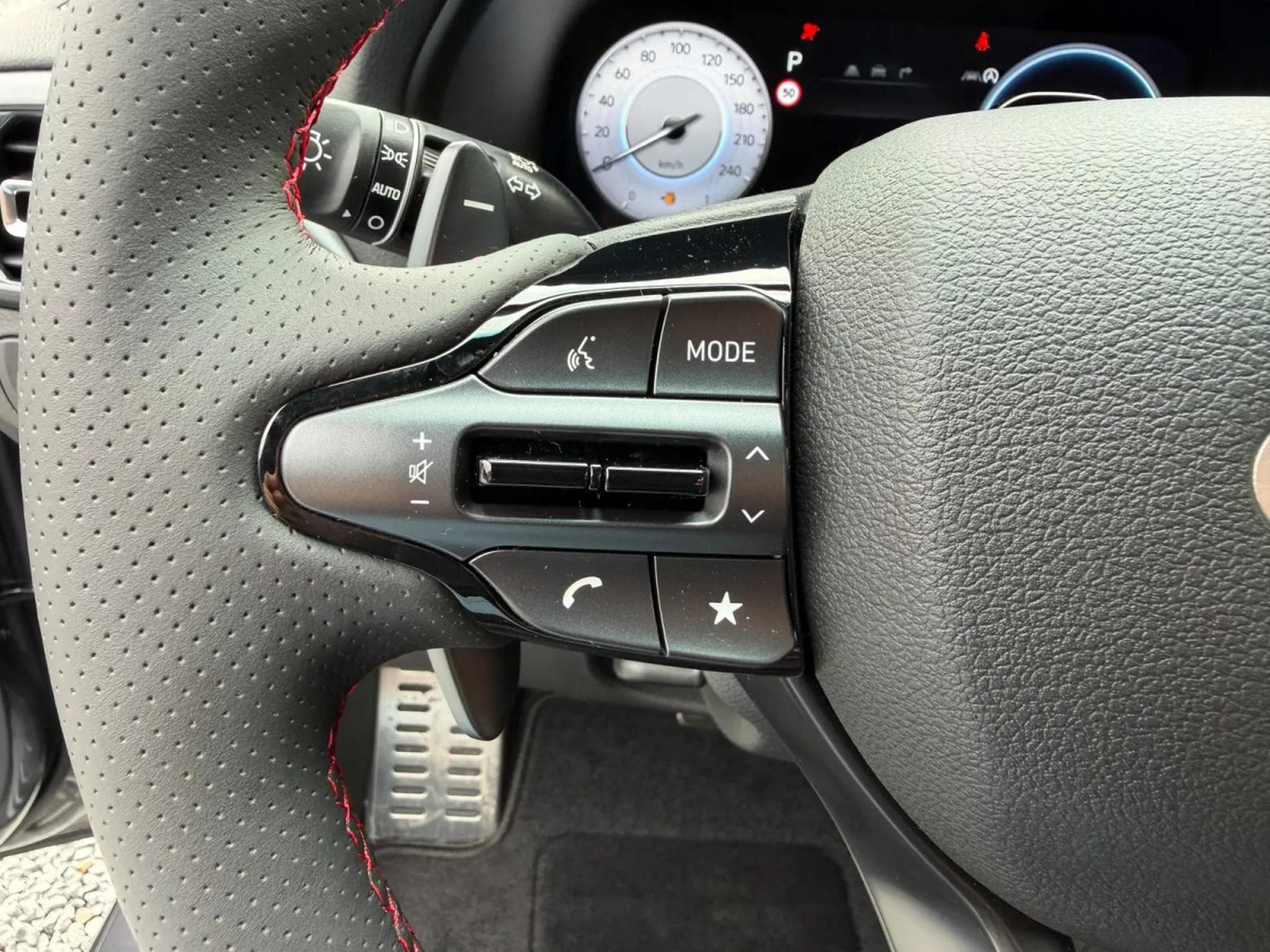 Hyundai i30 1.5 T-GDI 150 DCT N-Line X (2026) - Photo 14